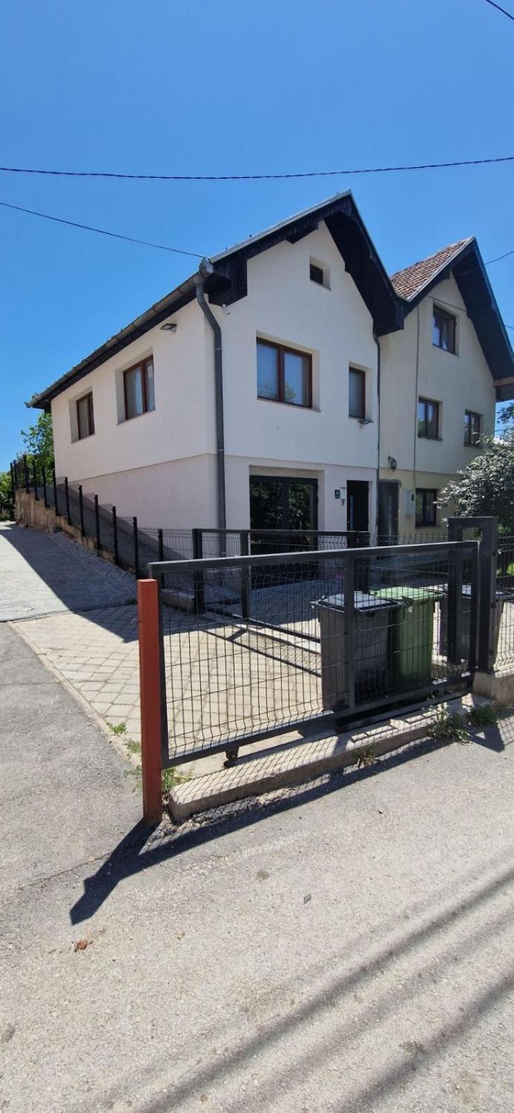 Family apartment with garden