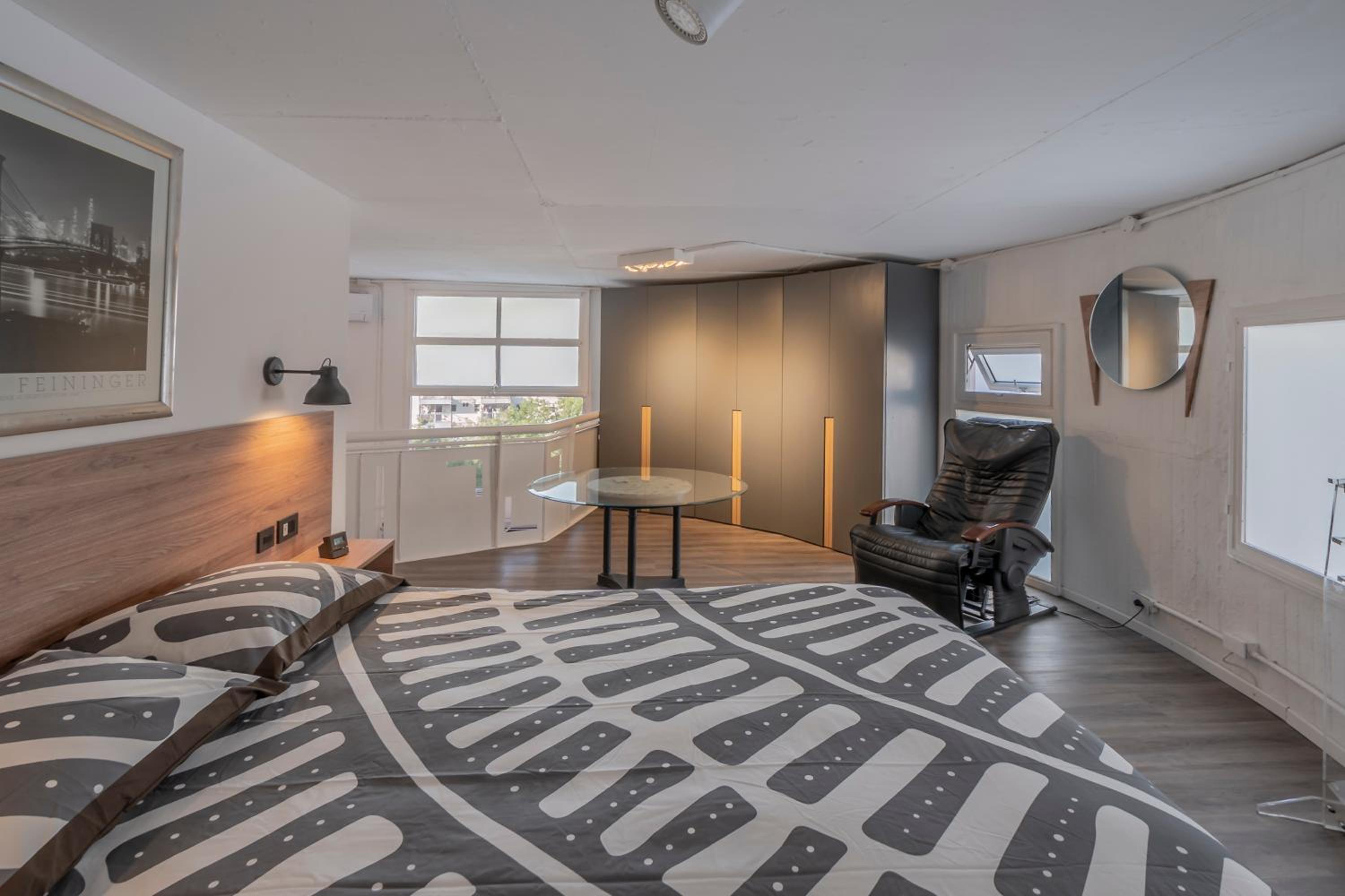 A Palemro Hollywood Loft Premium