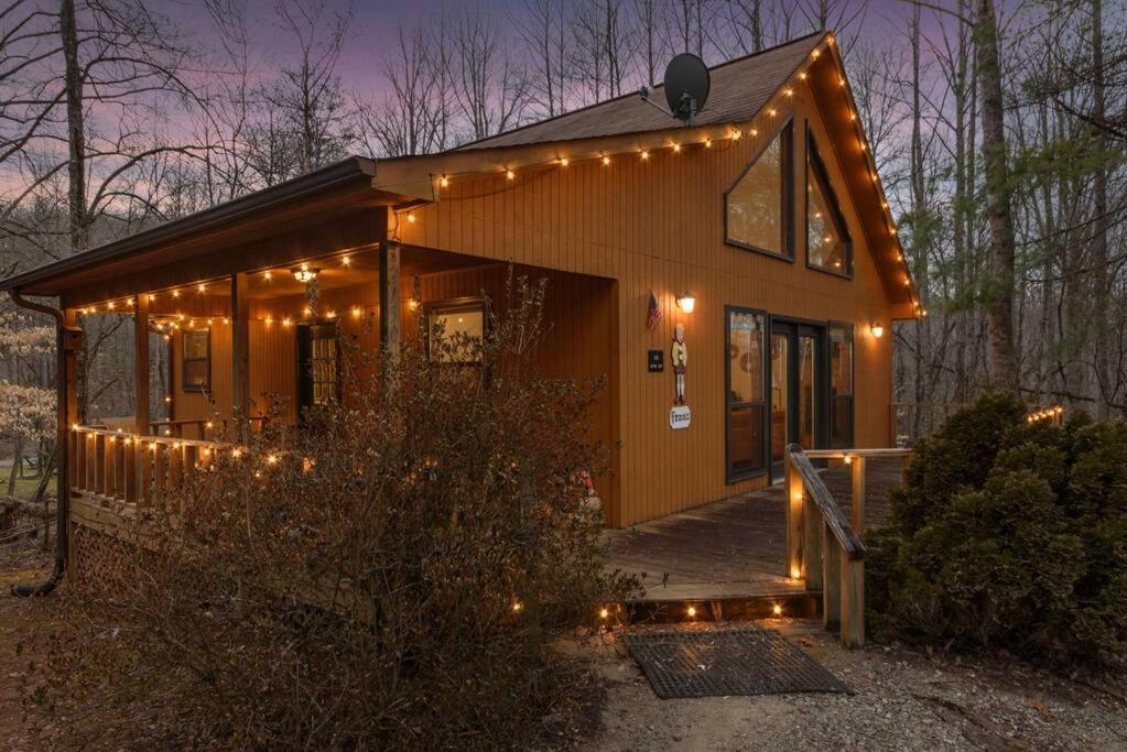 Sleep7 Contemporary Fireplace WIFI Deck - Franz