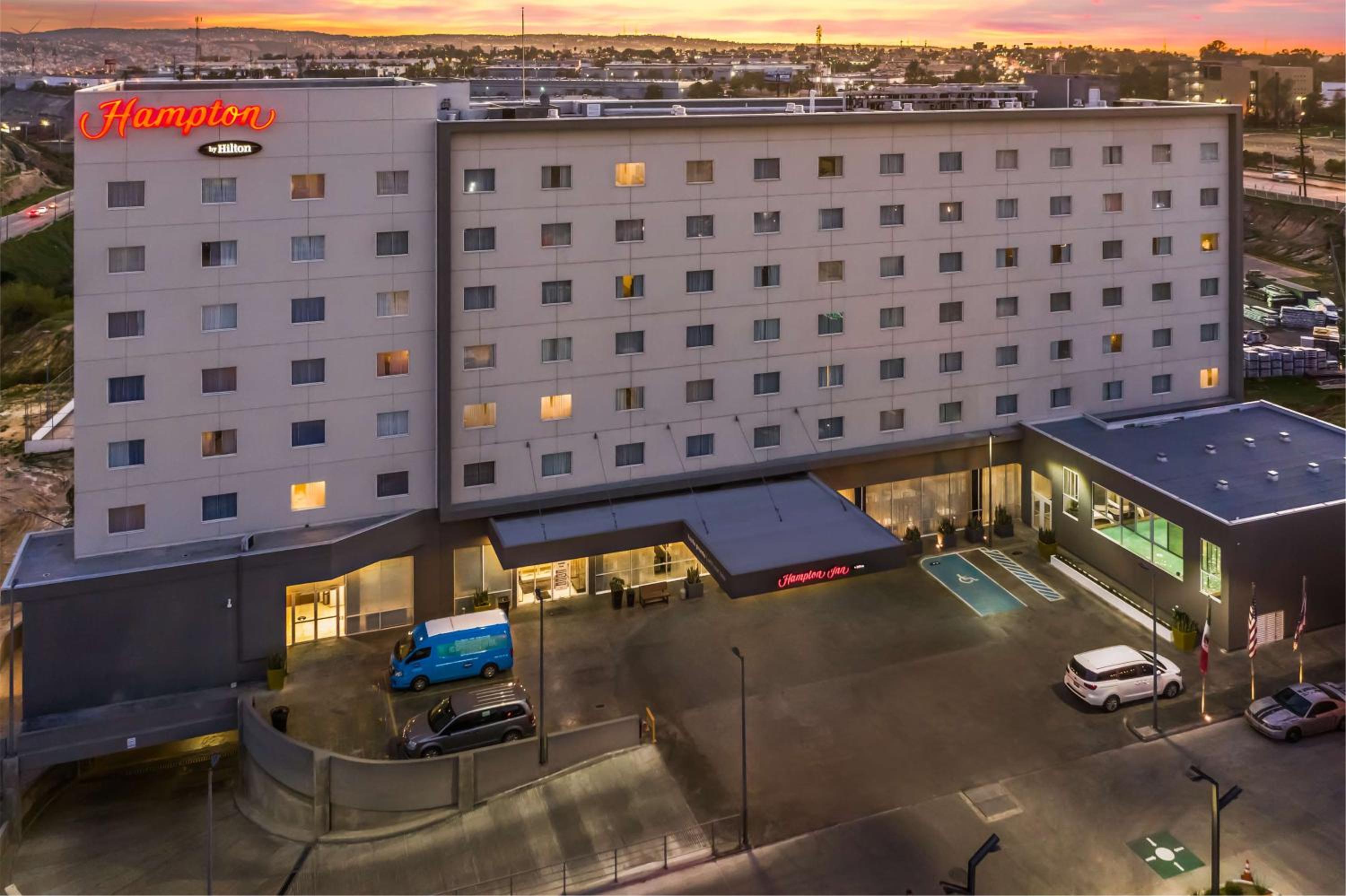 Hotel Hampton Inn By Hilton Tijuana - Image 1