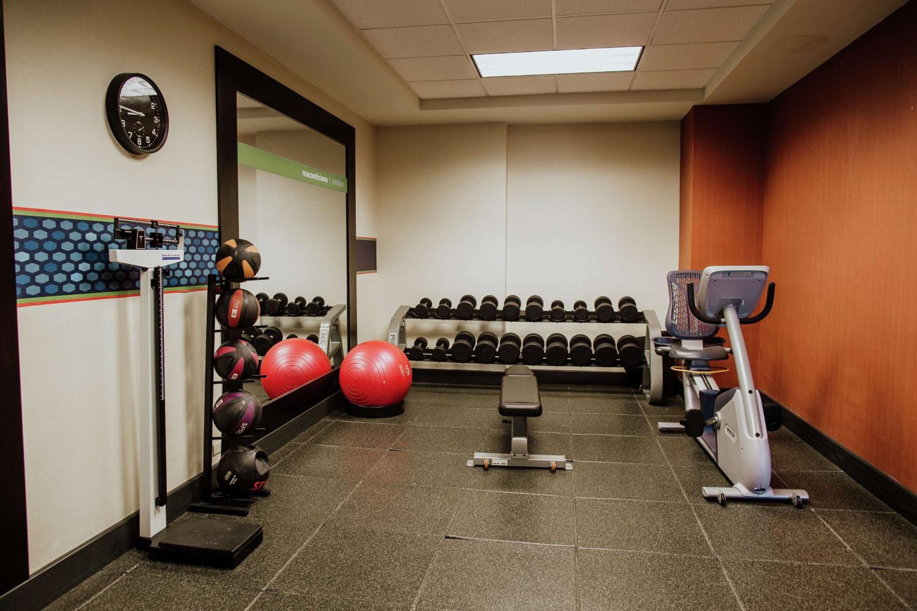 Torreon Vacations - Hampton Inn Torreon Airport-Galerias - Property Image 10