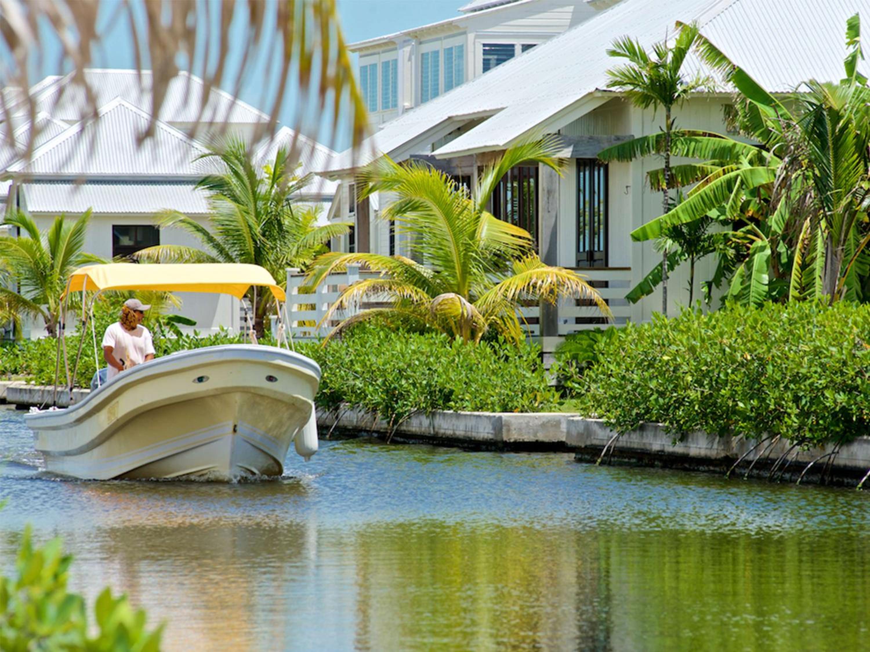 Mahogany Bay Resort and Beach Club, Curio Collection