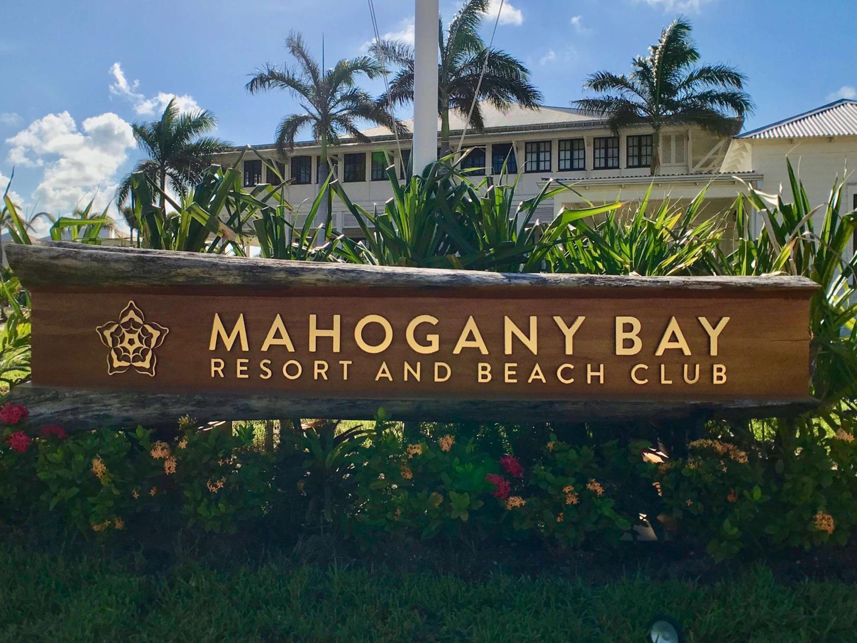 Mahogany Bay Resort and Beach Club, Curio Collection