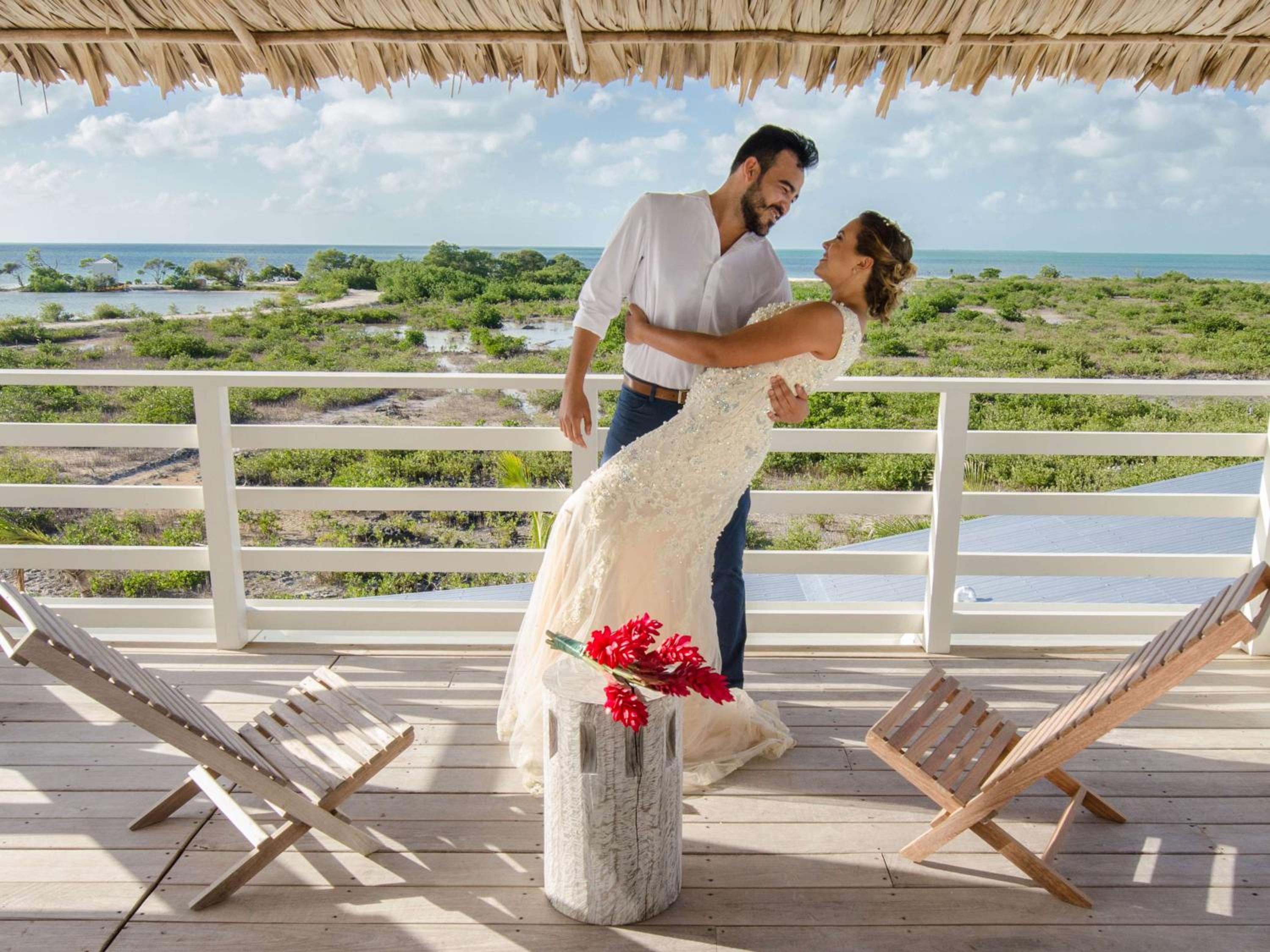 Mahogany Bay Resort and Beach Club, Curio Collection