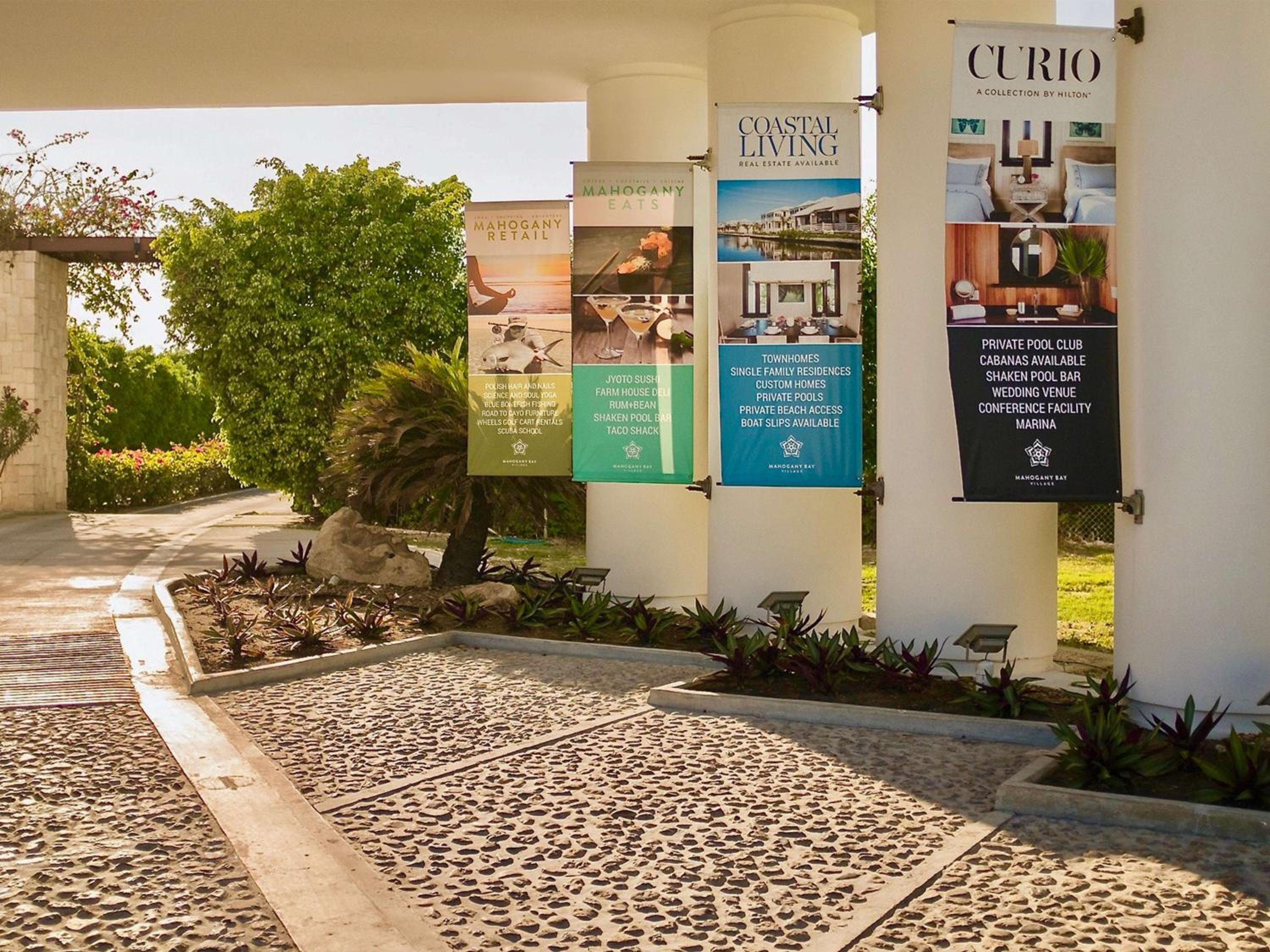 Mahogany Bay Resort and Beach Club, Curio Collection