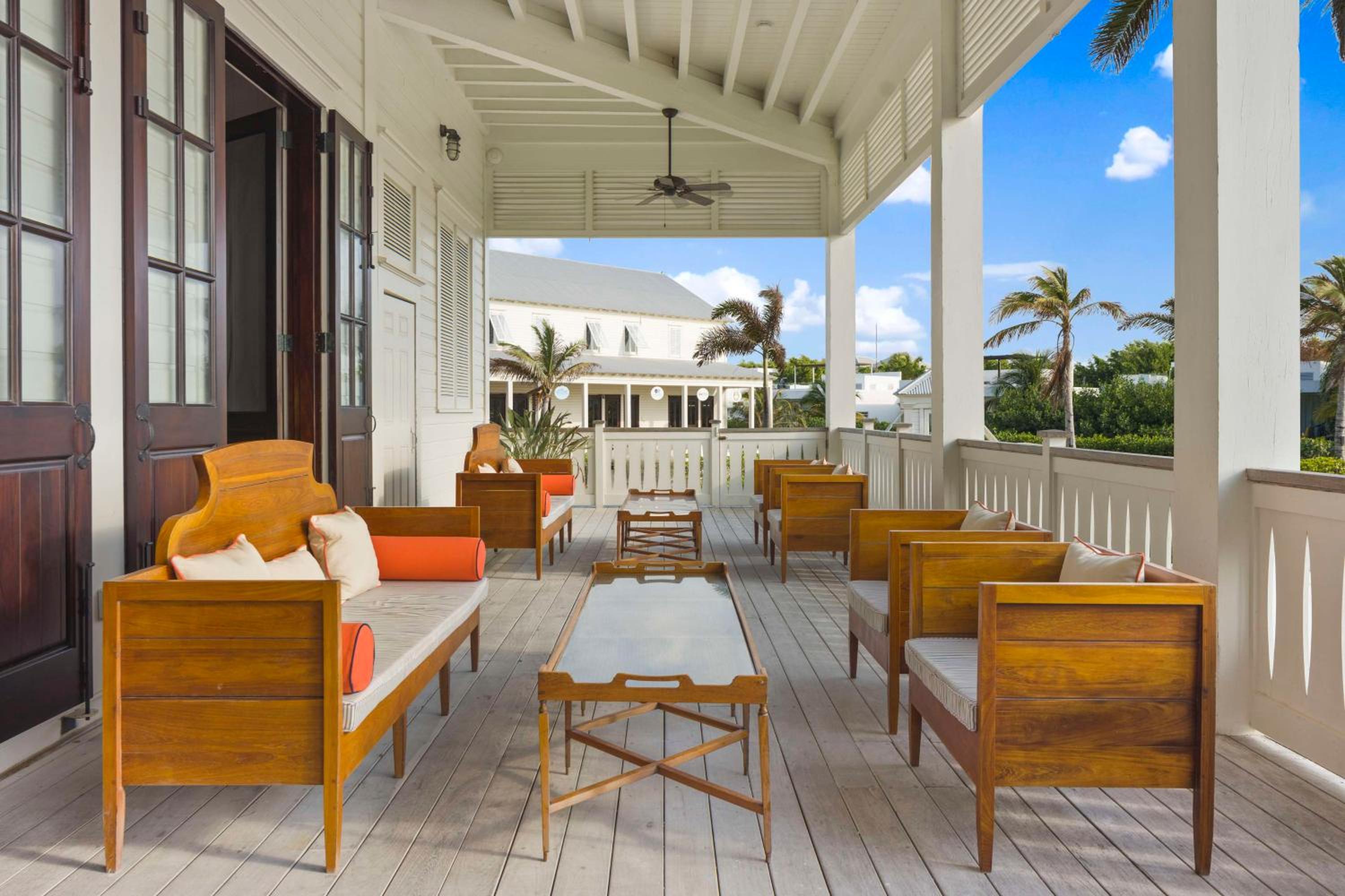 Mahogany Bay Resort and Beach Club, Curio Collection