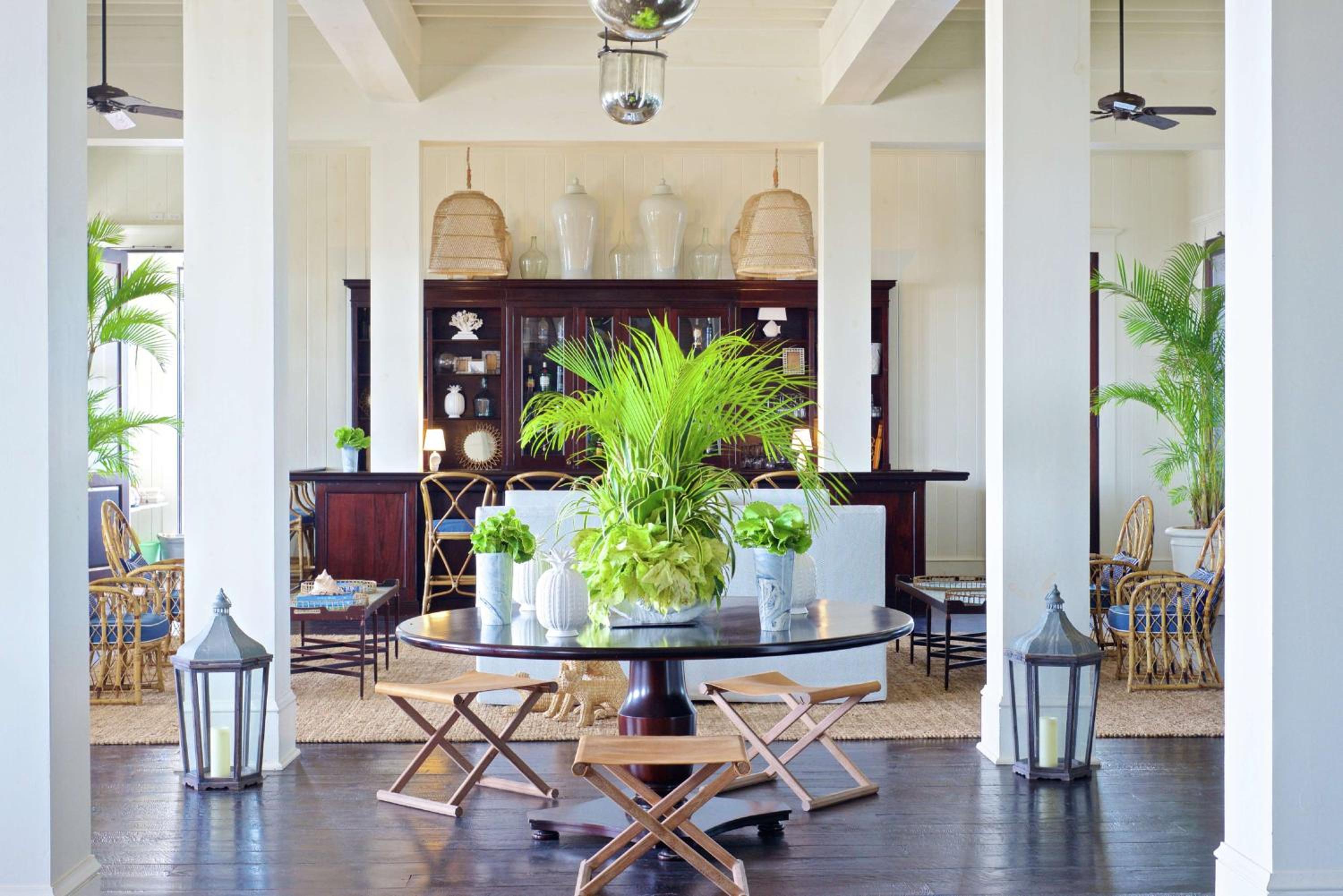 Mahogany Bay Resort and Beach Club, Curio Collection