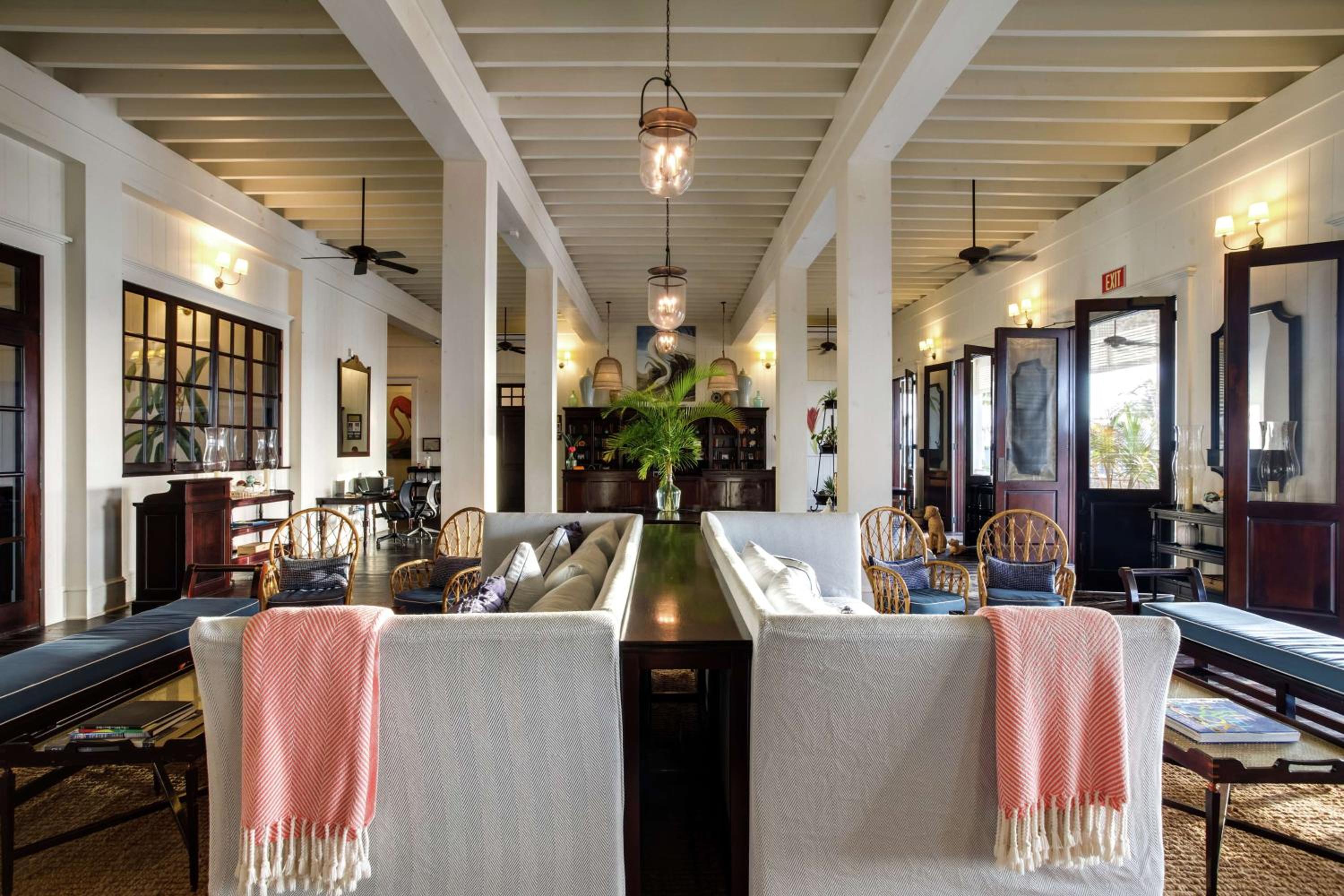 Mahogany Bay Resort and Beach Club, Curio Collection
