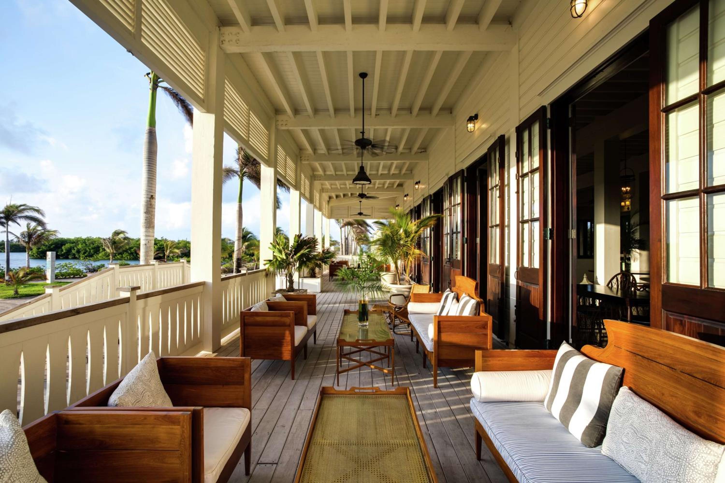 Mahogany Bay Resort and Beach Club, Curio Collection