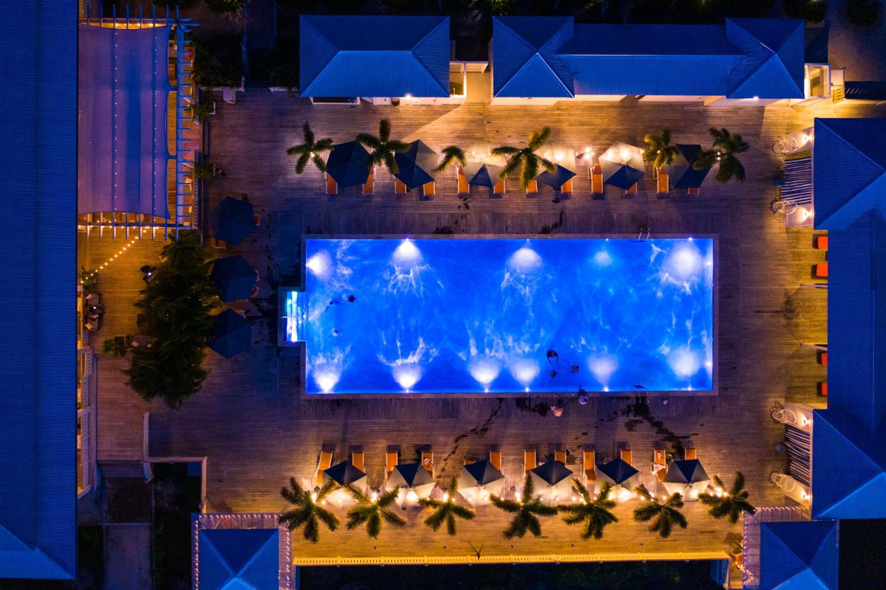 Mahogany Bay Resort and Beach Club, Curio Collection