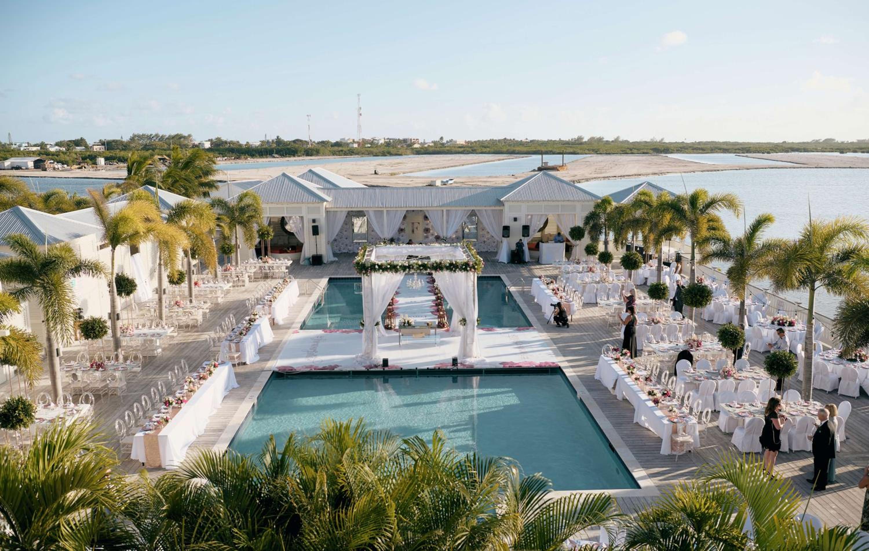 Mahogany Bay Resort and Beach Club, Curio Collection