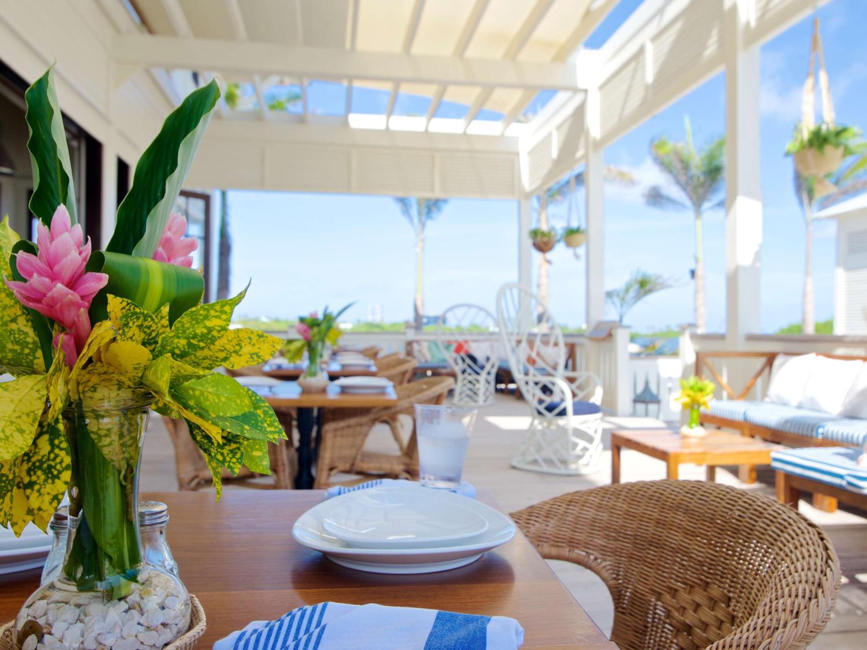 Mahogany Bay Resort and Beach Club, Curio Collection