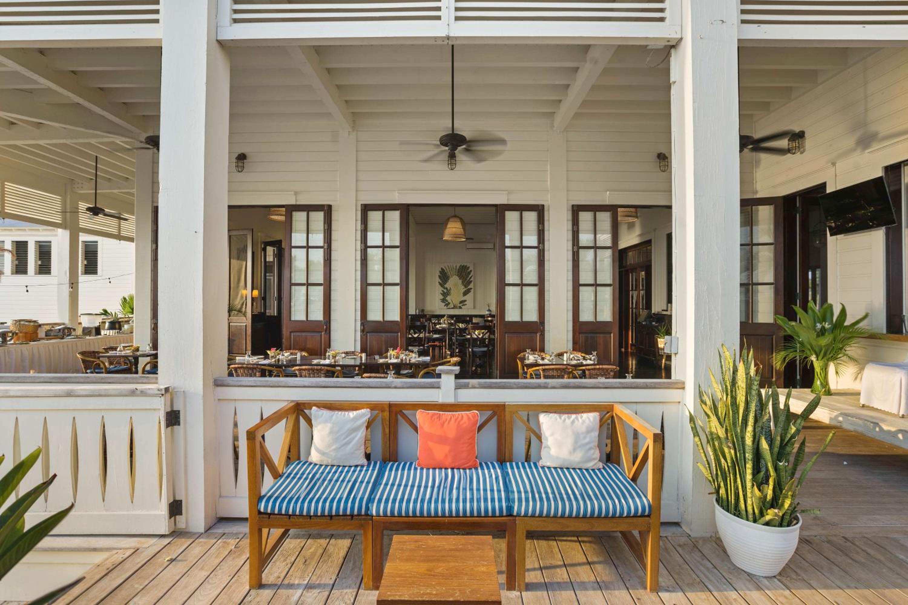 Mahogany Bay Resort and Beach Club, Curio Collection