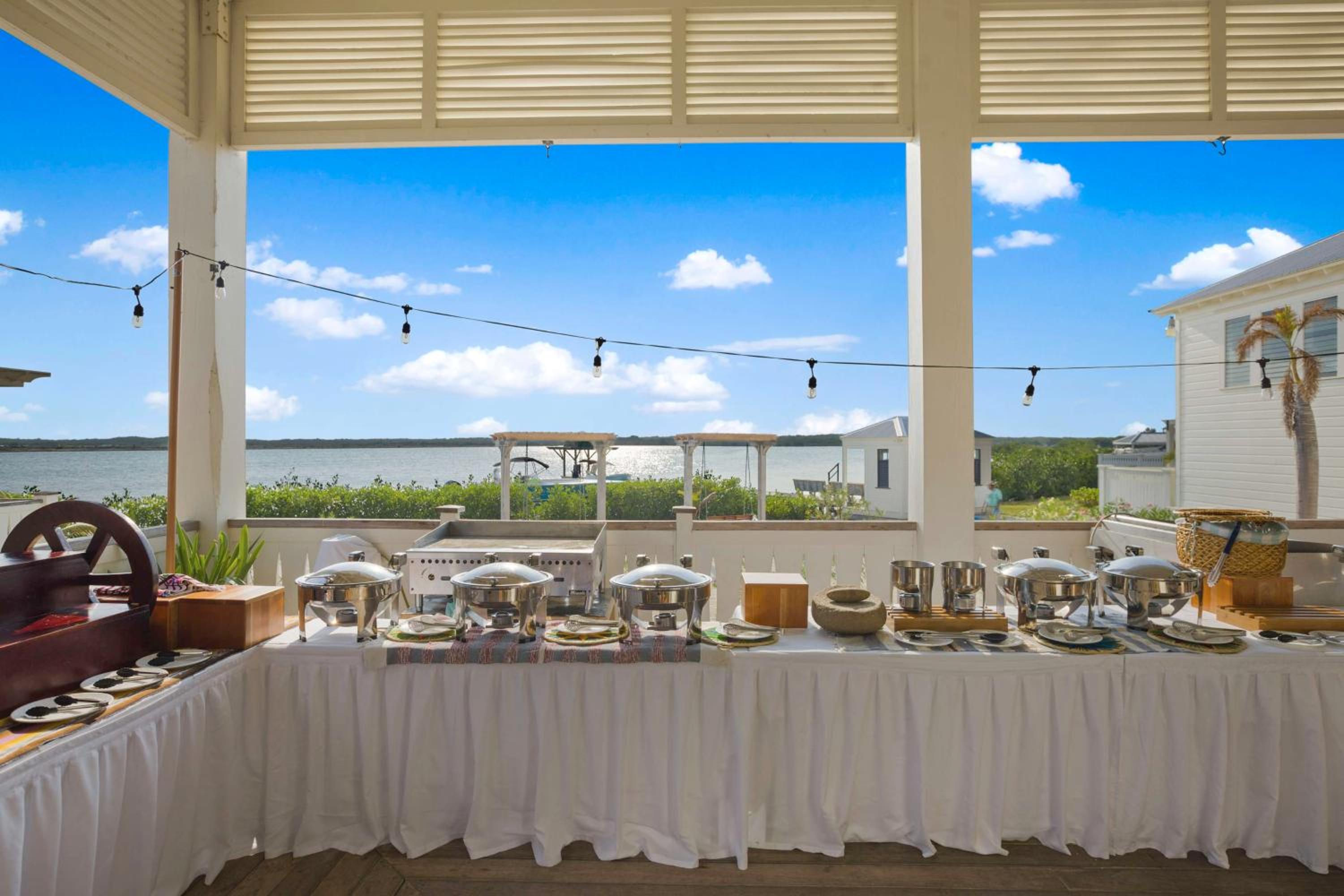Mahogany Bay Resort and Beach Club, Curio Collection