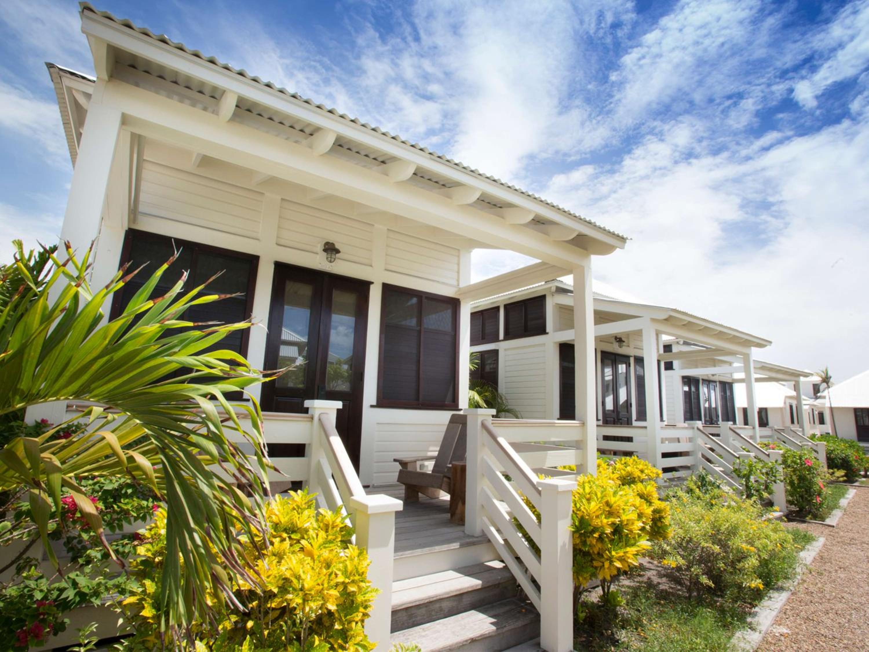 Mahogany Bay Resort and Beach Club, Curio Collection