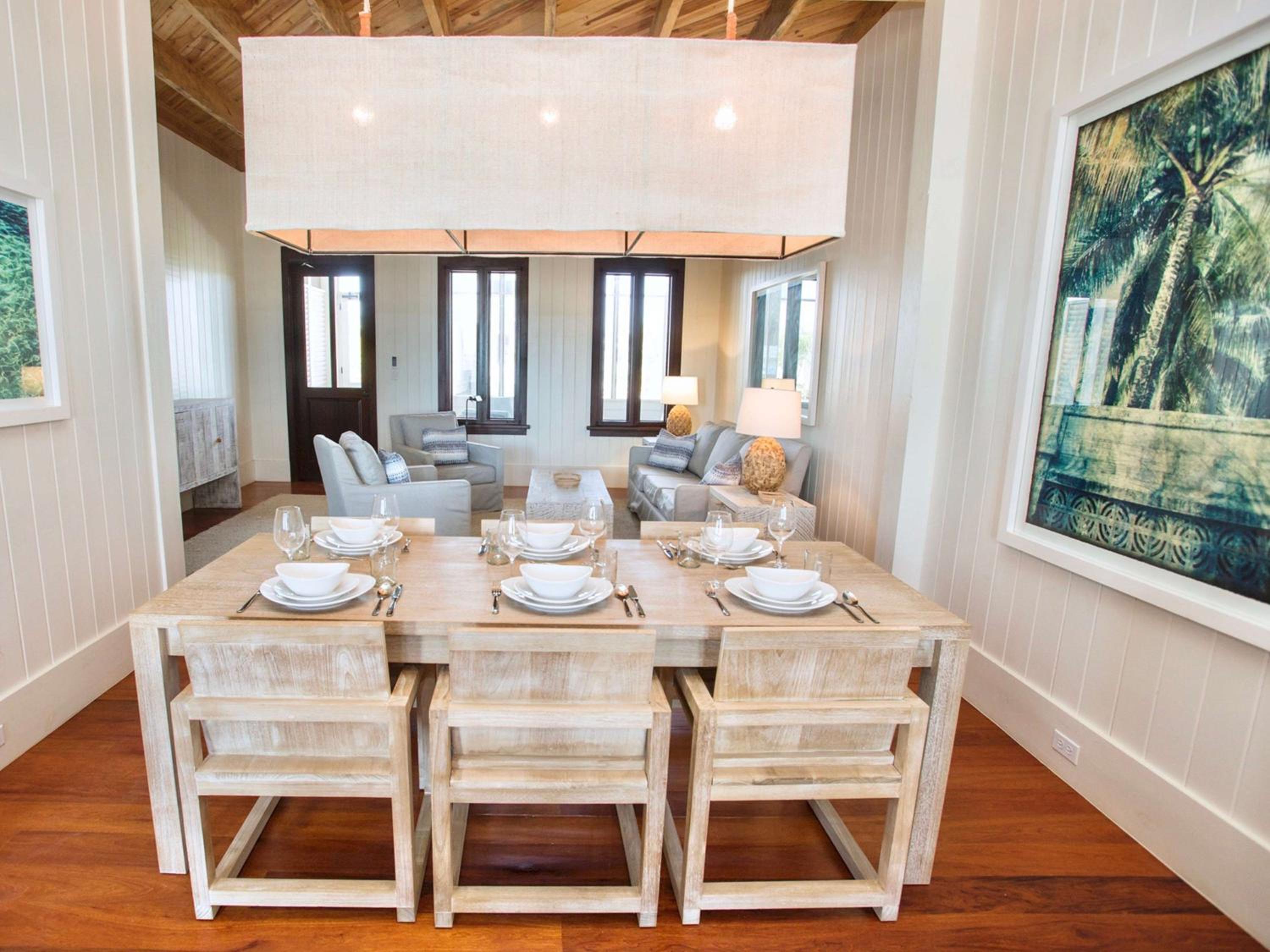 Mahogany Bay Resort and Beach Club, Curio Collection