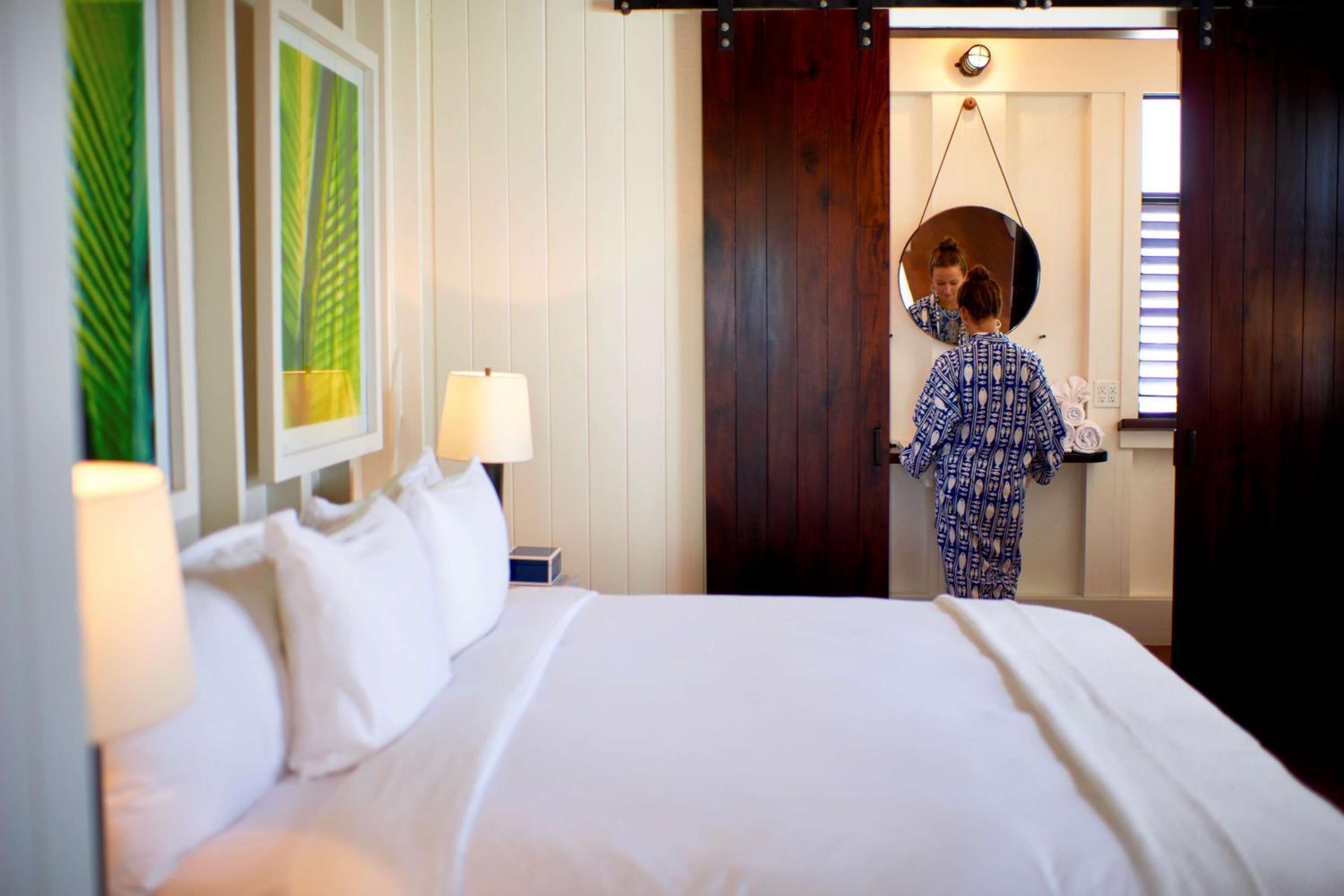 Mahogany Bay Resort and Beach Club, Curio Collection
