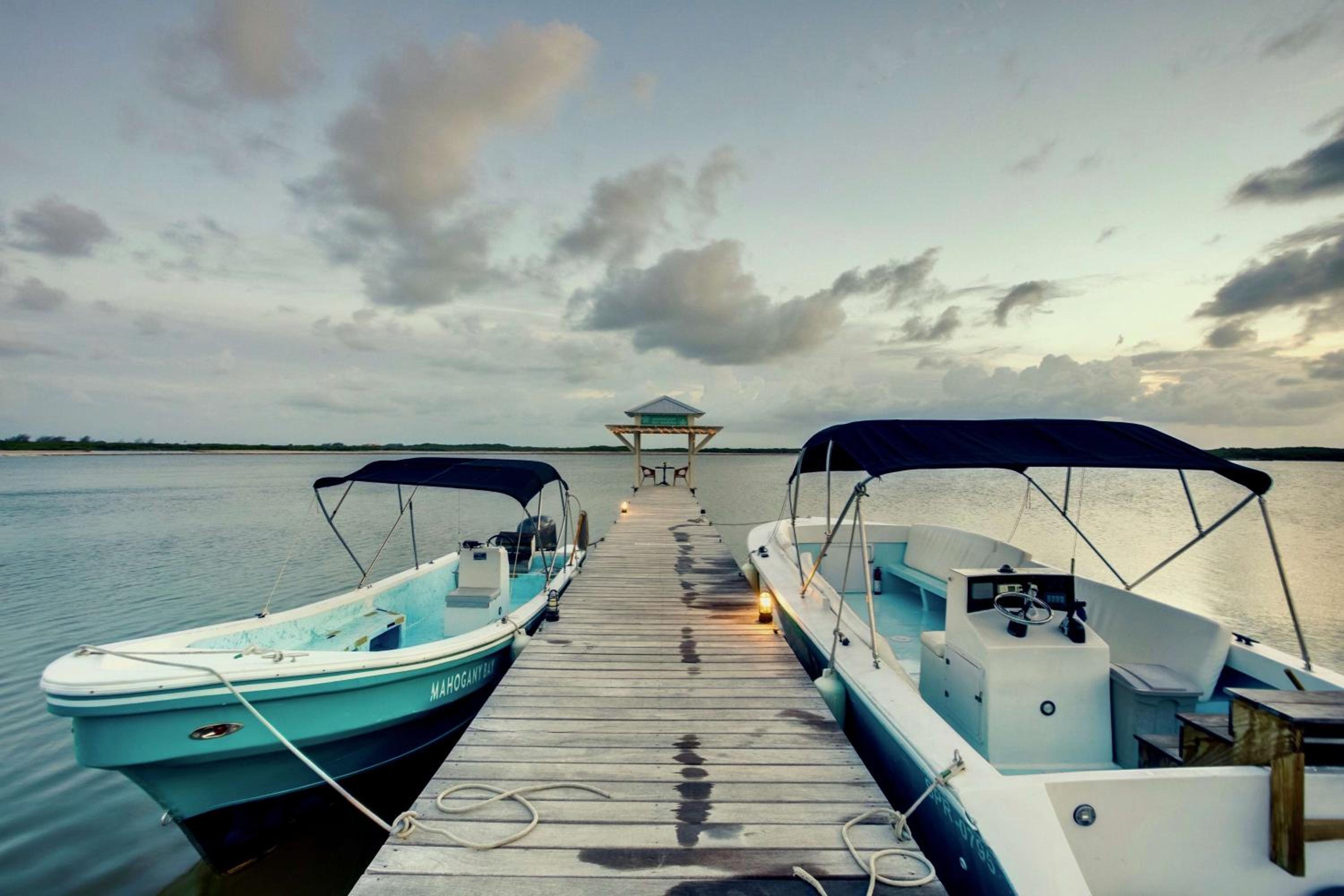 Mahogany Bay Resort and Beach Club, Curio Collection