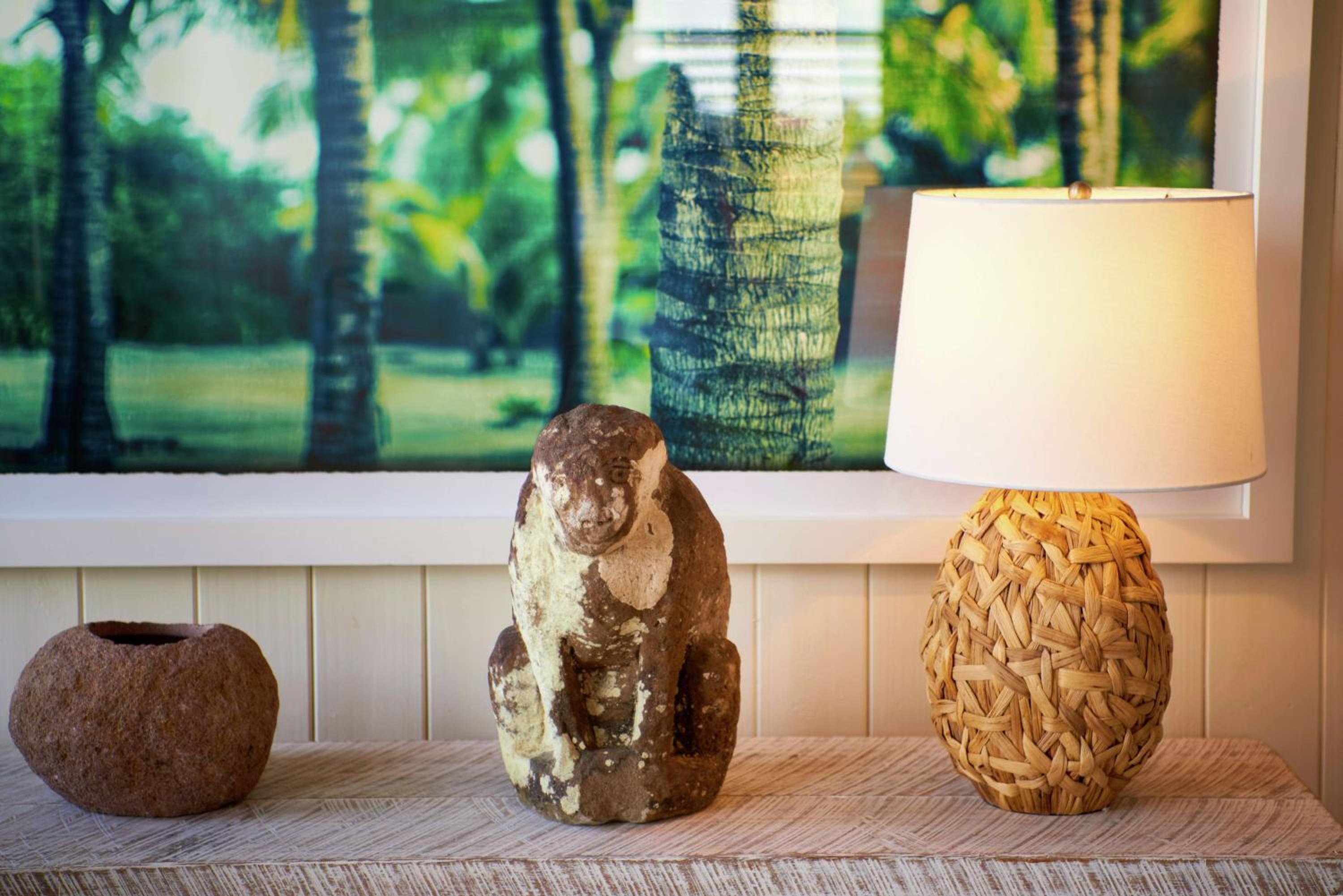 Mahogany Bay Resort and Beach Club, Curio Collection