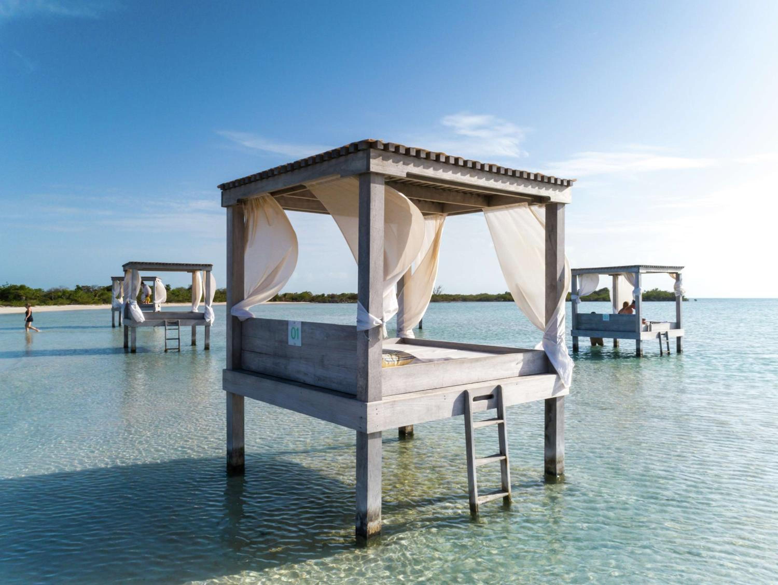 Mahogany Bay Resort and Beach Club, Curio Collection