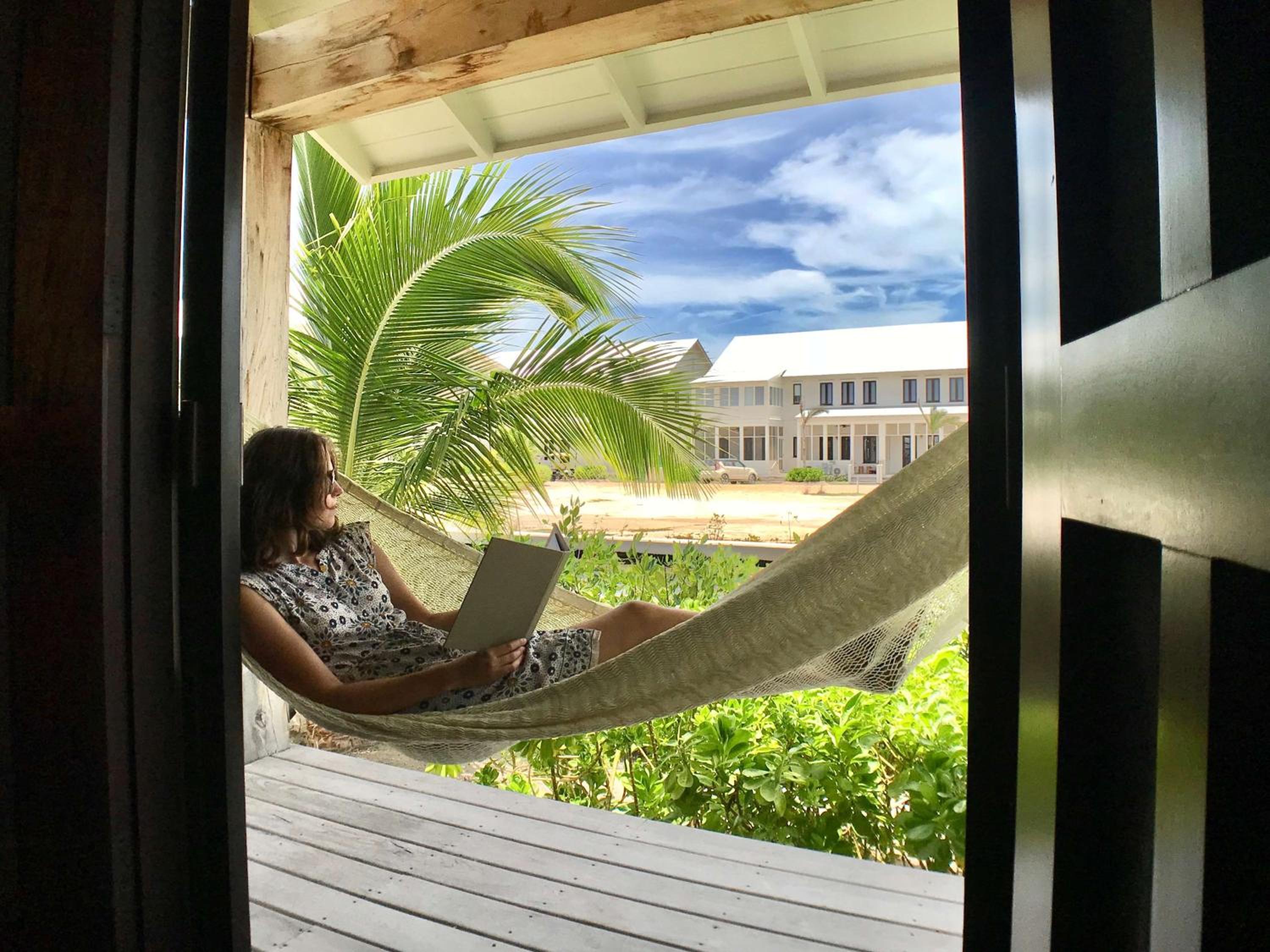 Mahogany Bay Resort and Beach Club, Curio Collection