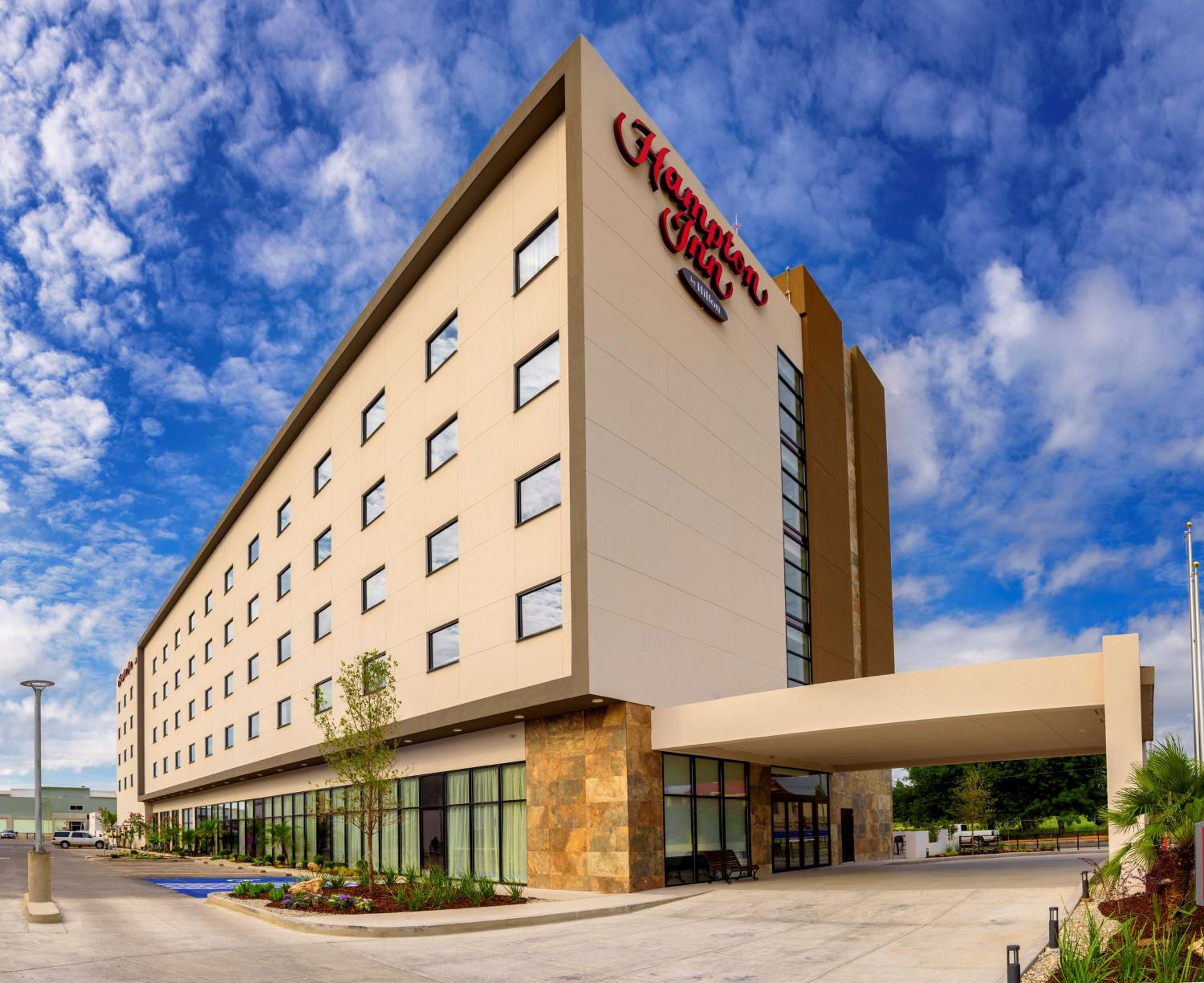 Eagle Pass Vacations - Hampton Inn Piedras Negras - Property Image 1