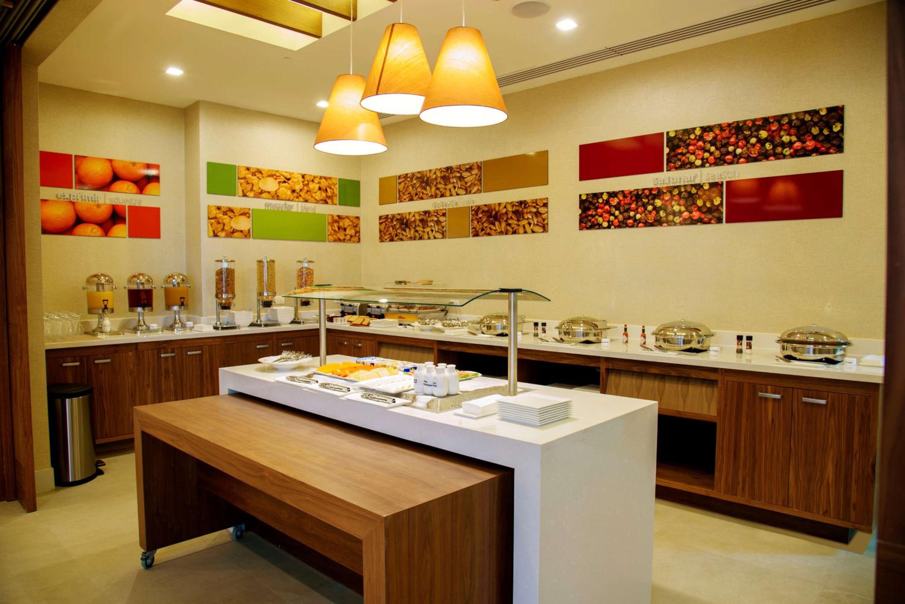 Eagle Pass Vacations - Hampton Inn Piedras Negras - Property Image 3