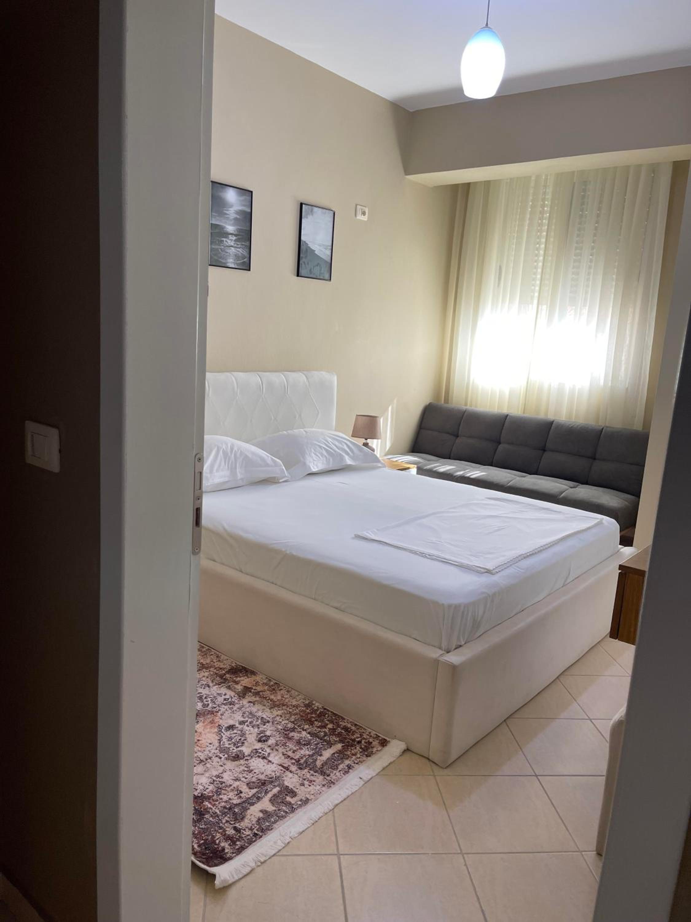 AROL Apartment, Golem