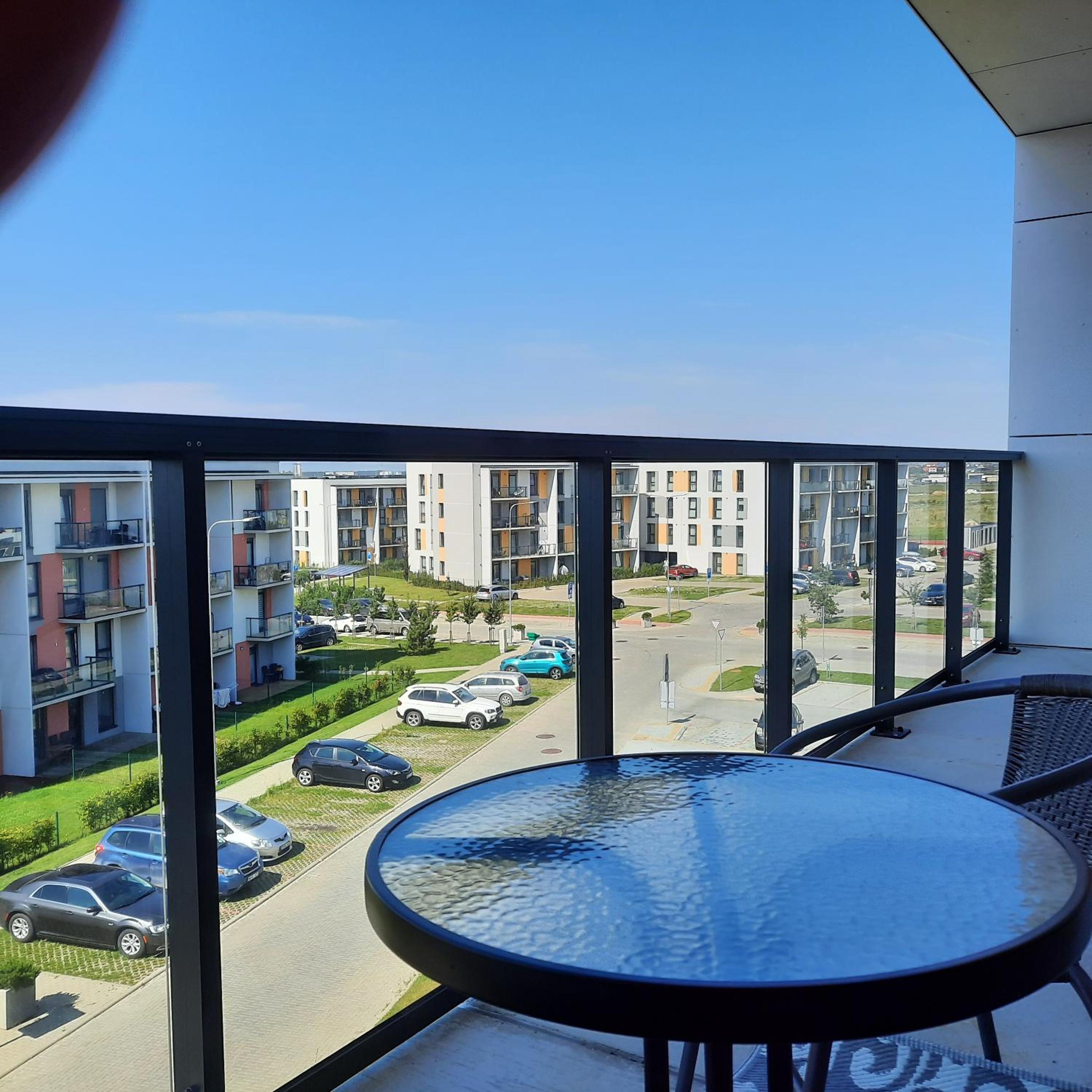 SV apartment self check in free parking