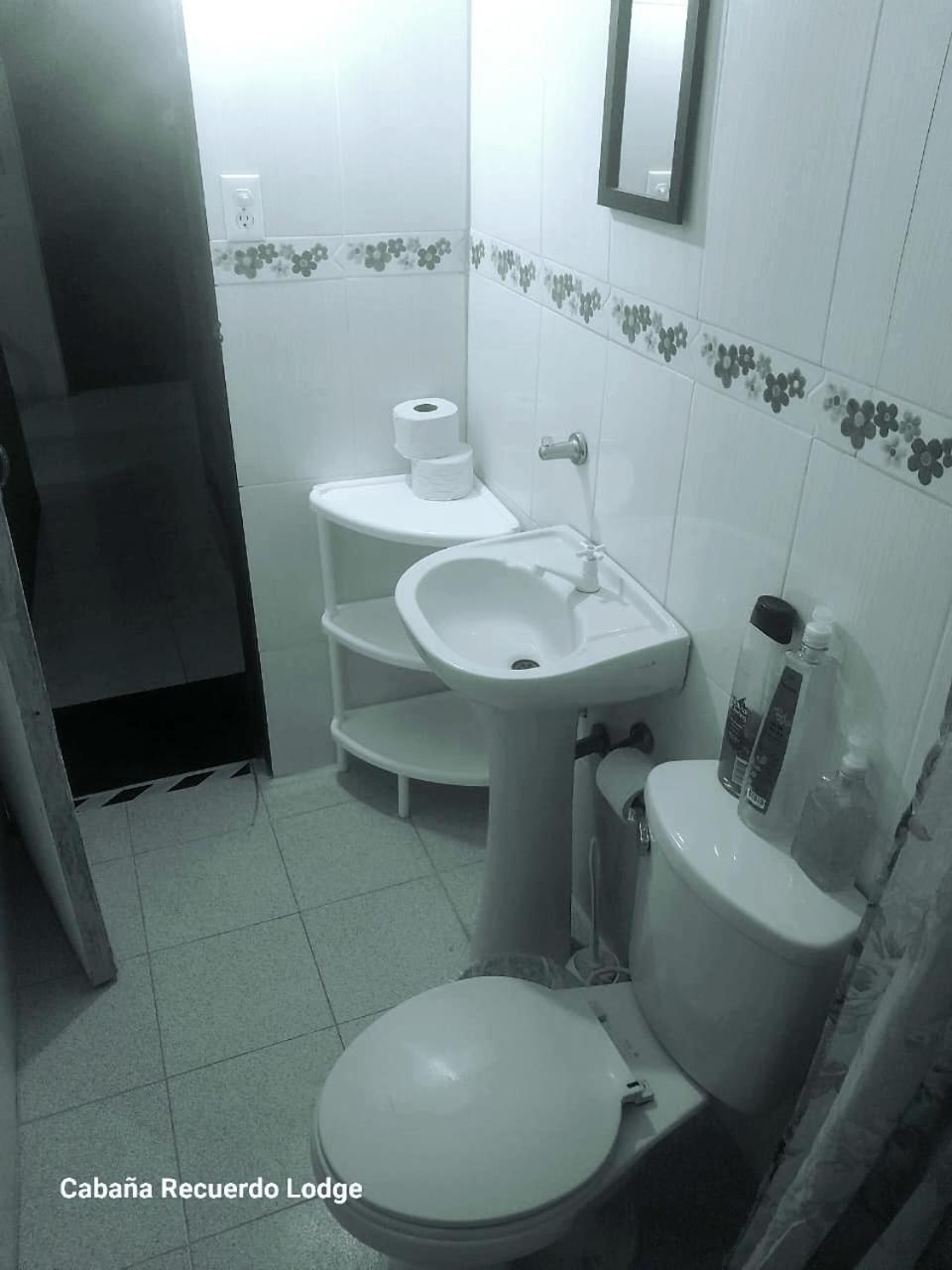 Cabaña RECUERDO Lodge, B & B
