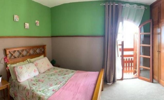 Apartamento Duplex Alto do Capivari