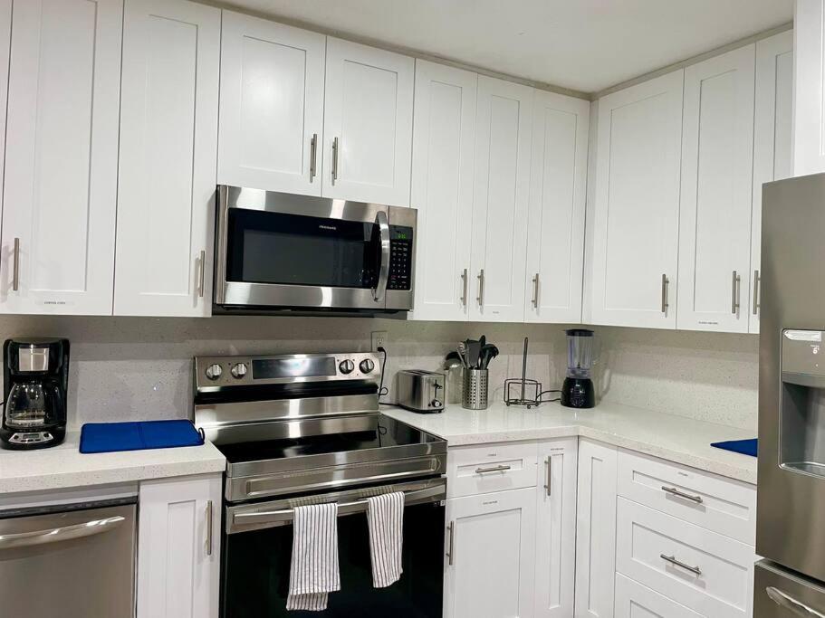 SUPER CLOSE Beach, Airport, port, Downtown, Wynwood