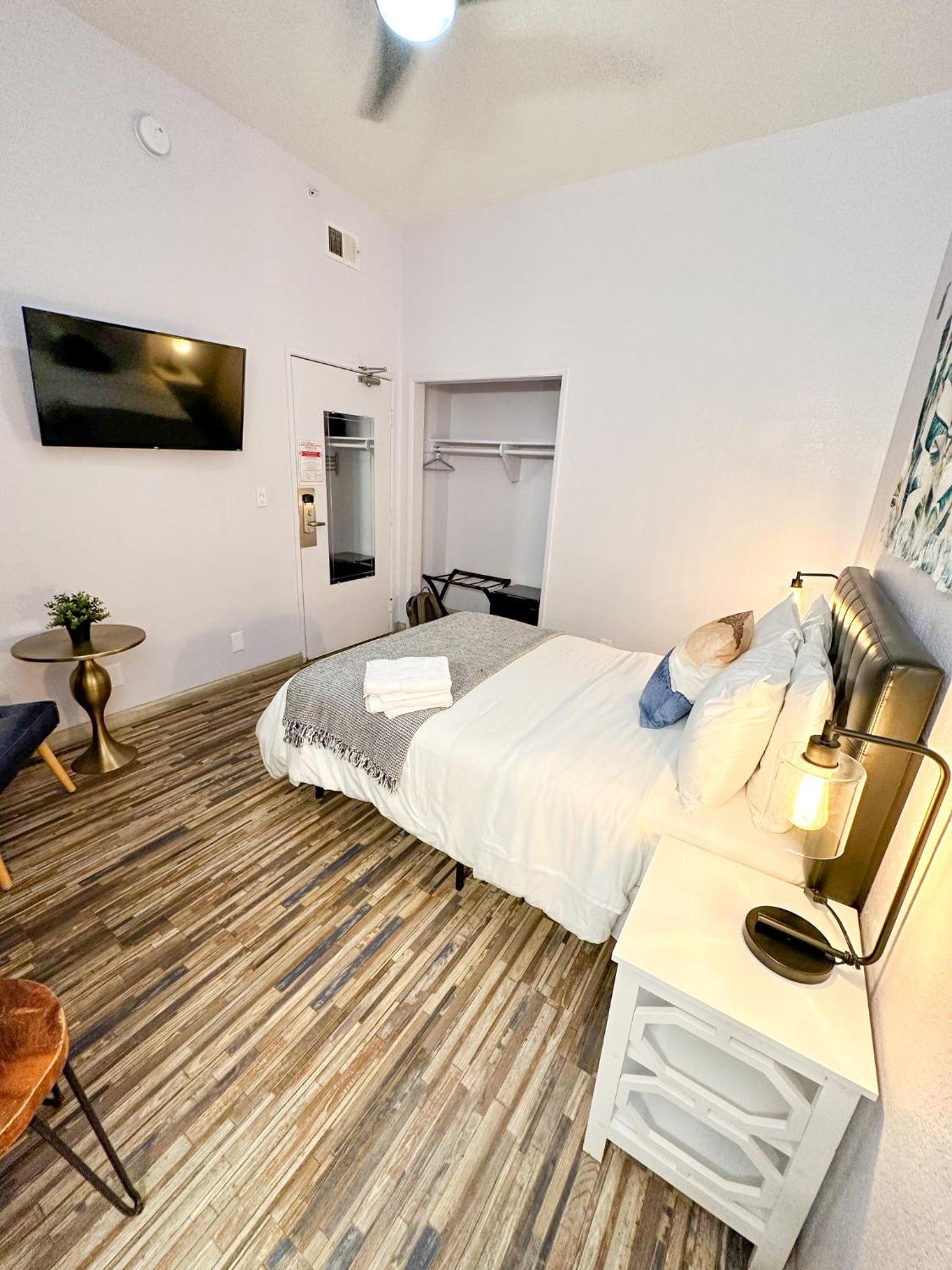 Samesun Venice Beach Hotel & Hostel