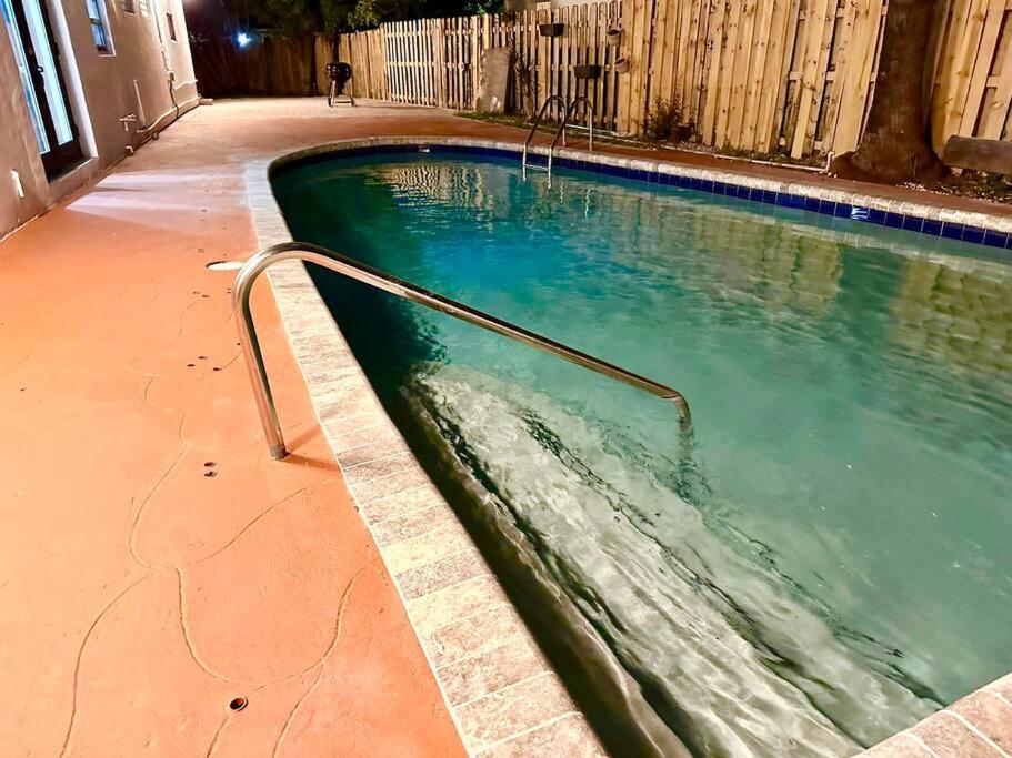 Convenient Location Pompano - Deerfield Beach view 2