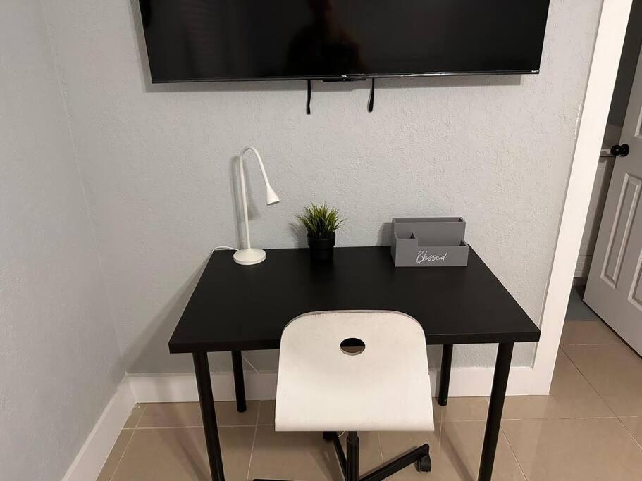 Convenient Location Pompano - Deerfield Beach view 4