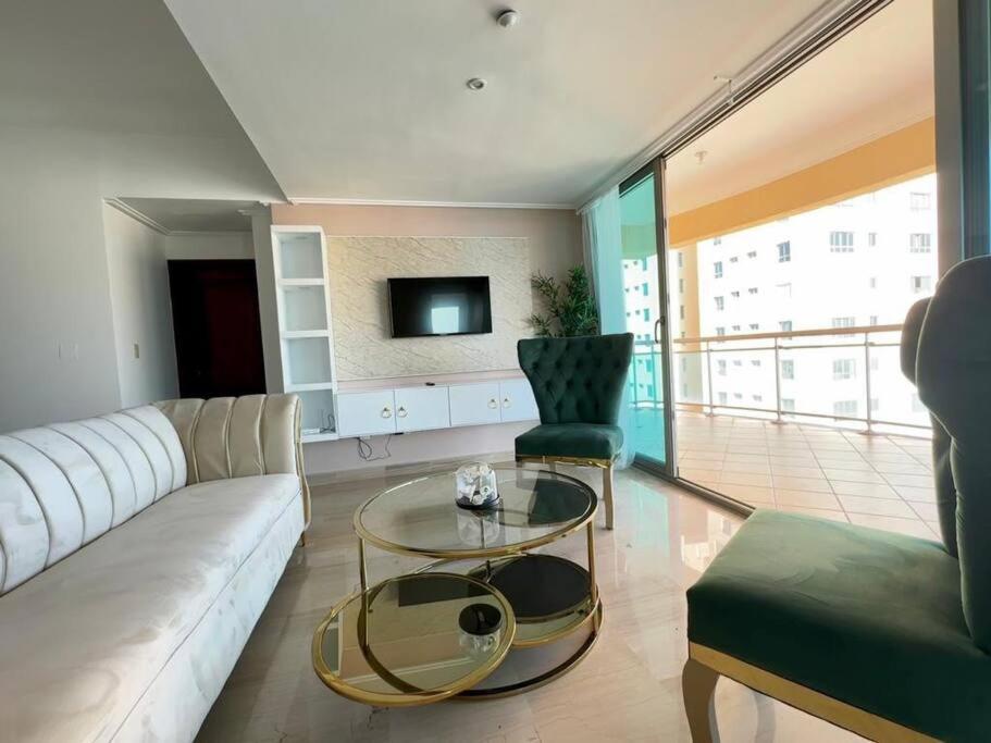 3 BDR Ocean View luxury Apartment . Sleeps 6