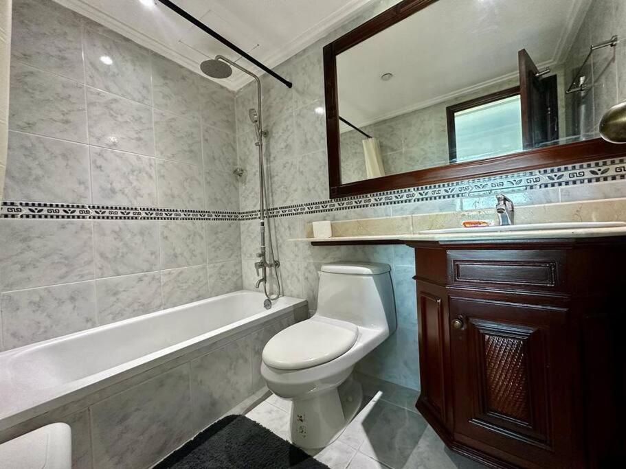 3 BDR Ocean View luxury Apartment . Sleeps 6