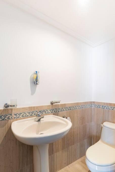 3 BDR Ocean View luxury Apartment . Sleeps 6
