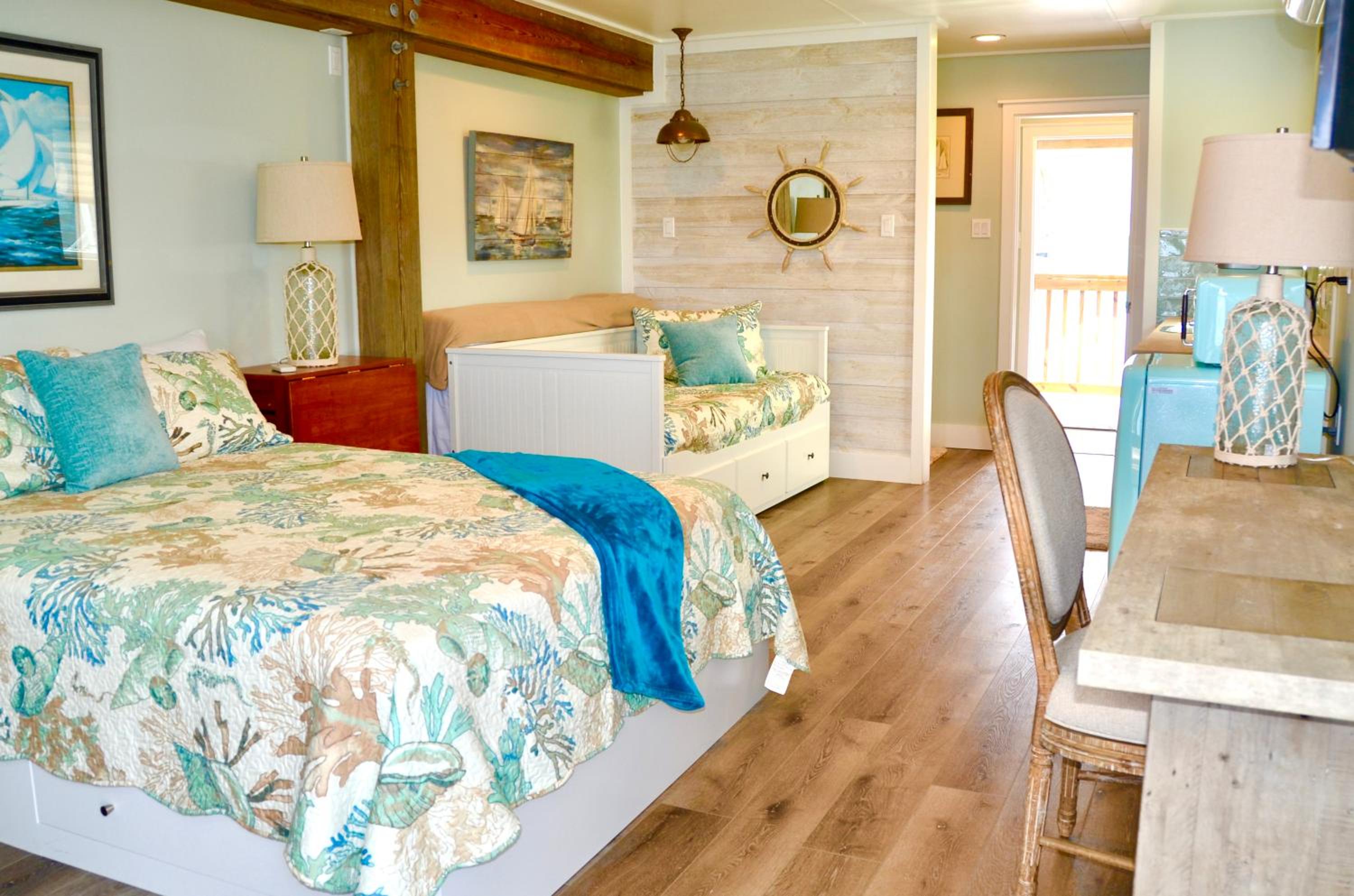Waterfront Key Allegro Guesthouse w/dock view 2