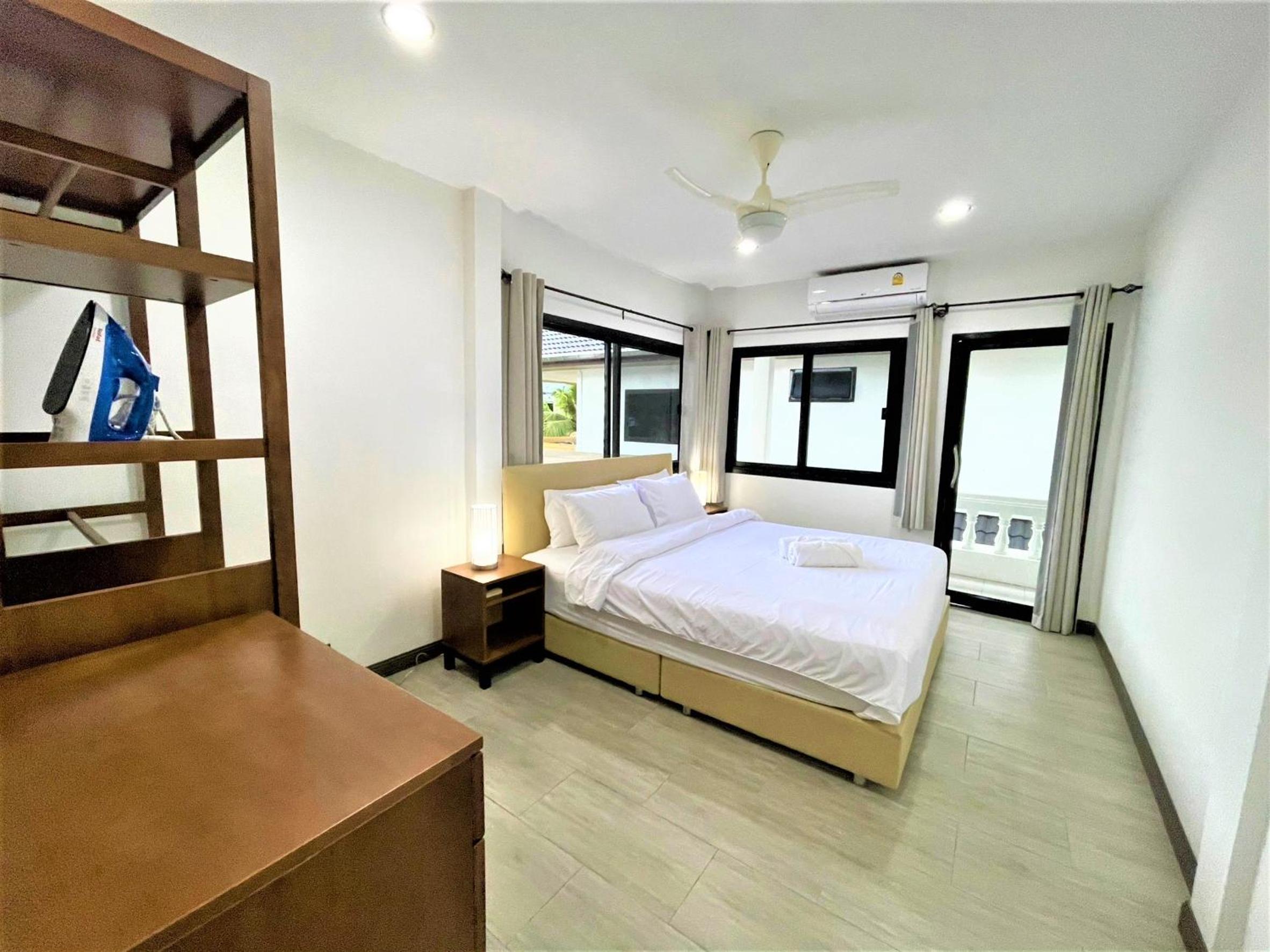 Kamala Fantasy 5 Bedroom Modern Private Pool Villa