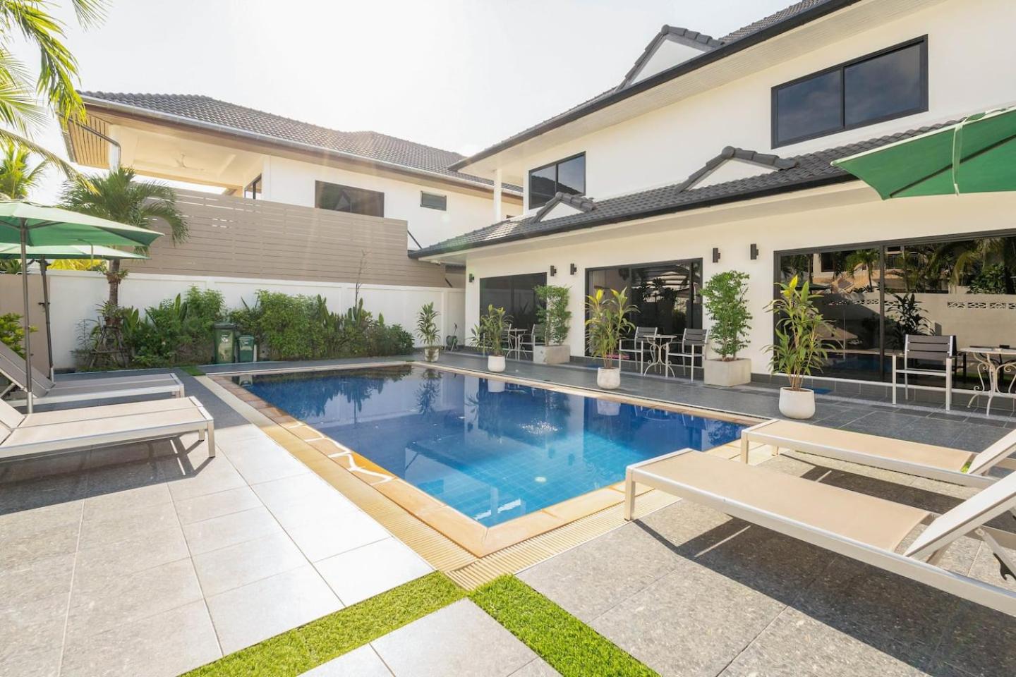 Kamala Fantasy 5 Bedroom Modern Private Pool Villa