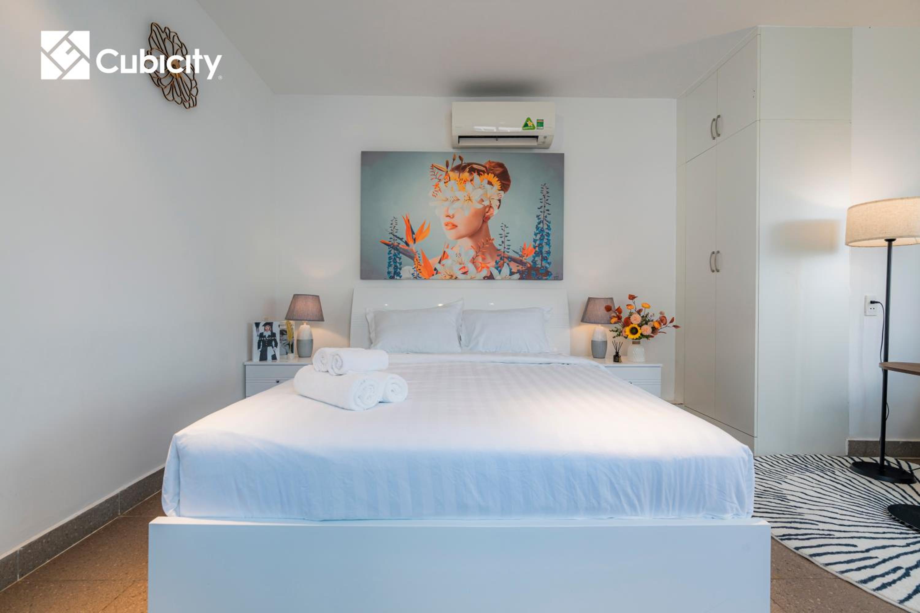 Cubicity Metro House