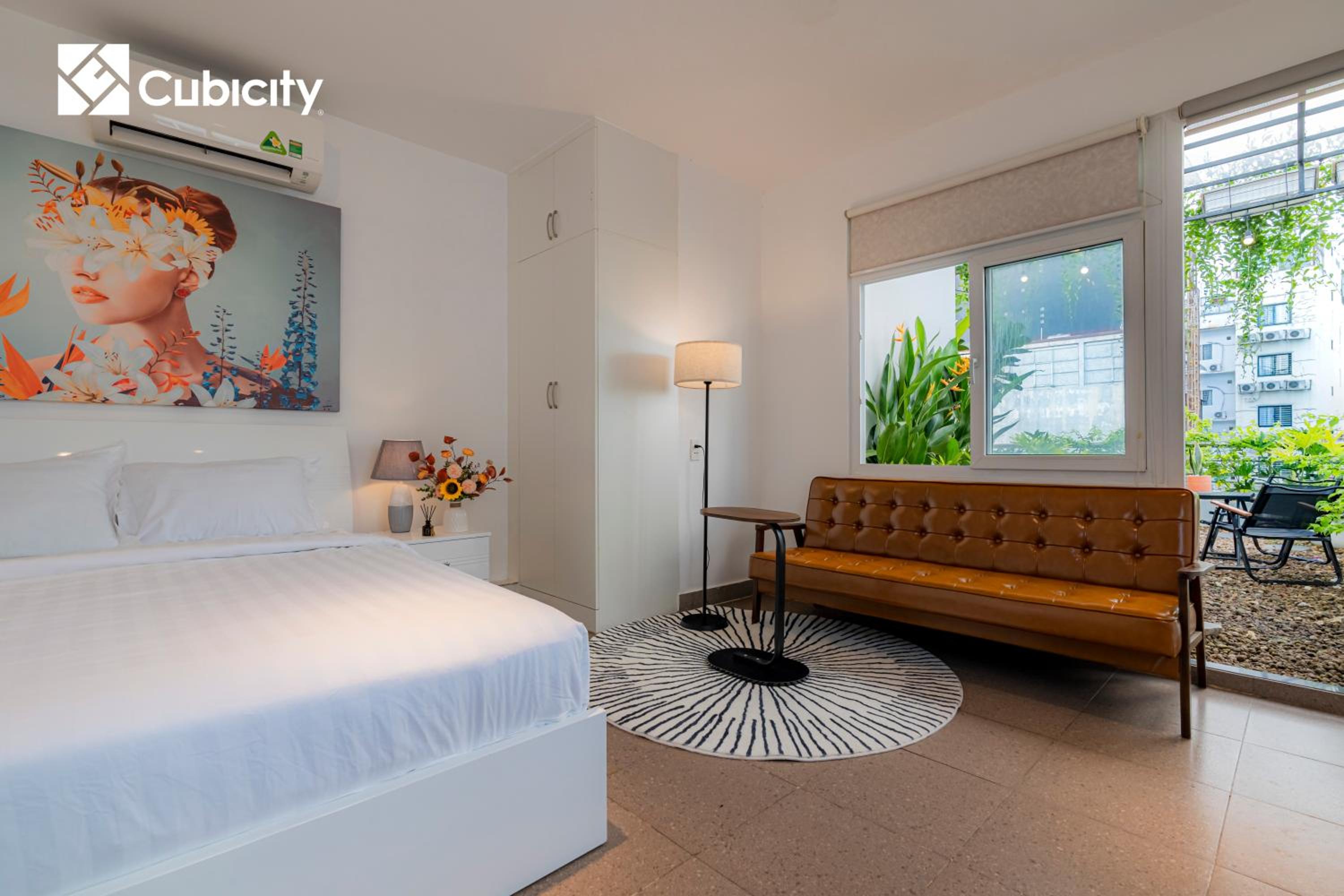 Cubicity Metro House