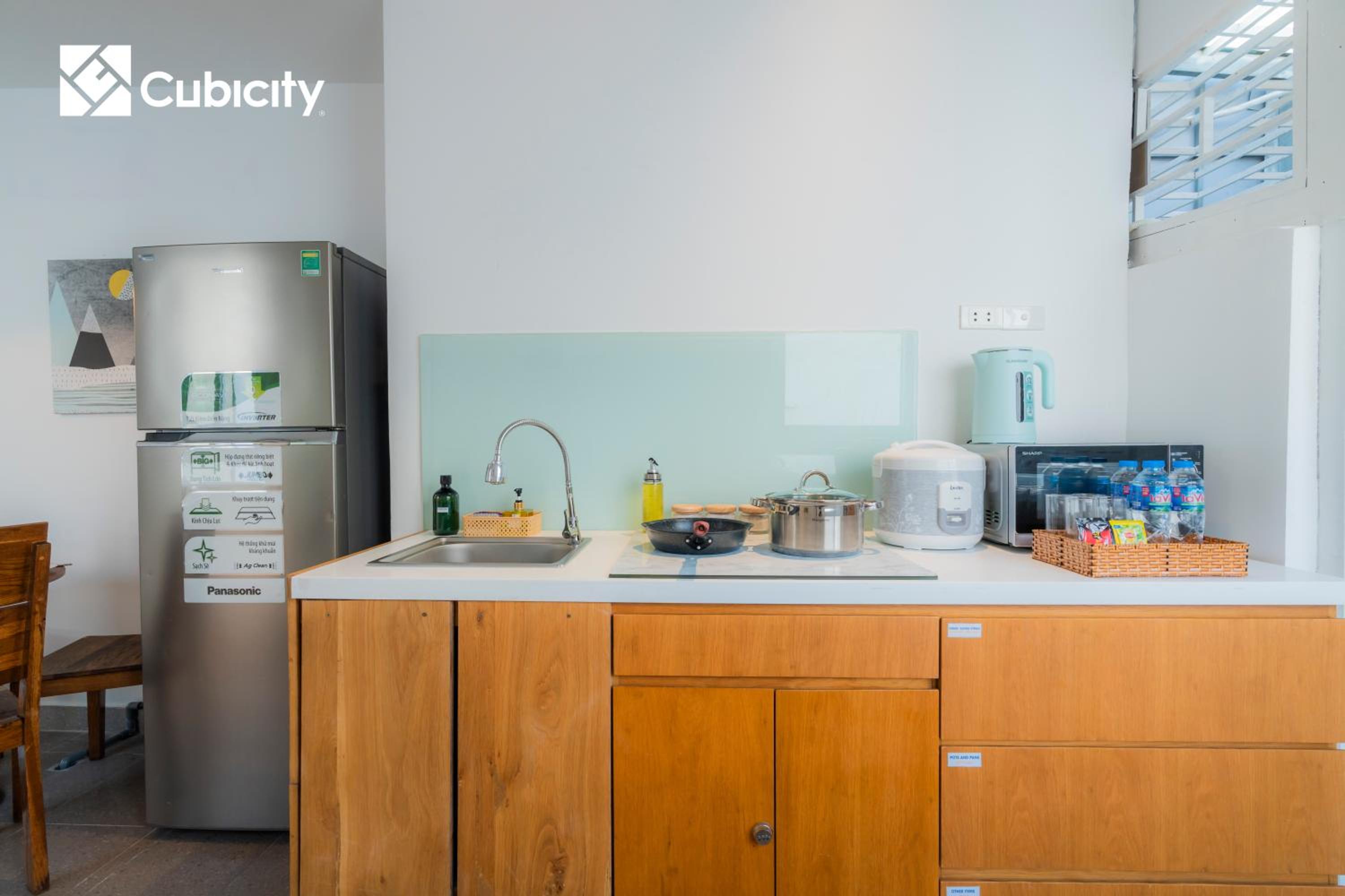 Cubicity Metro House