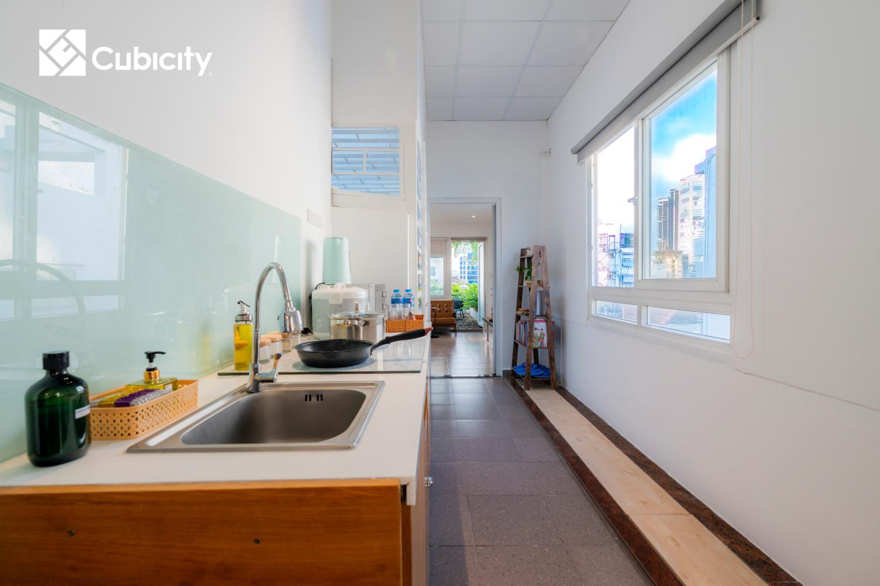 Cubicity Metro House
