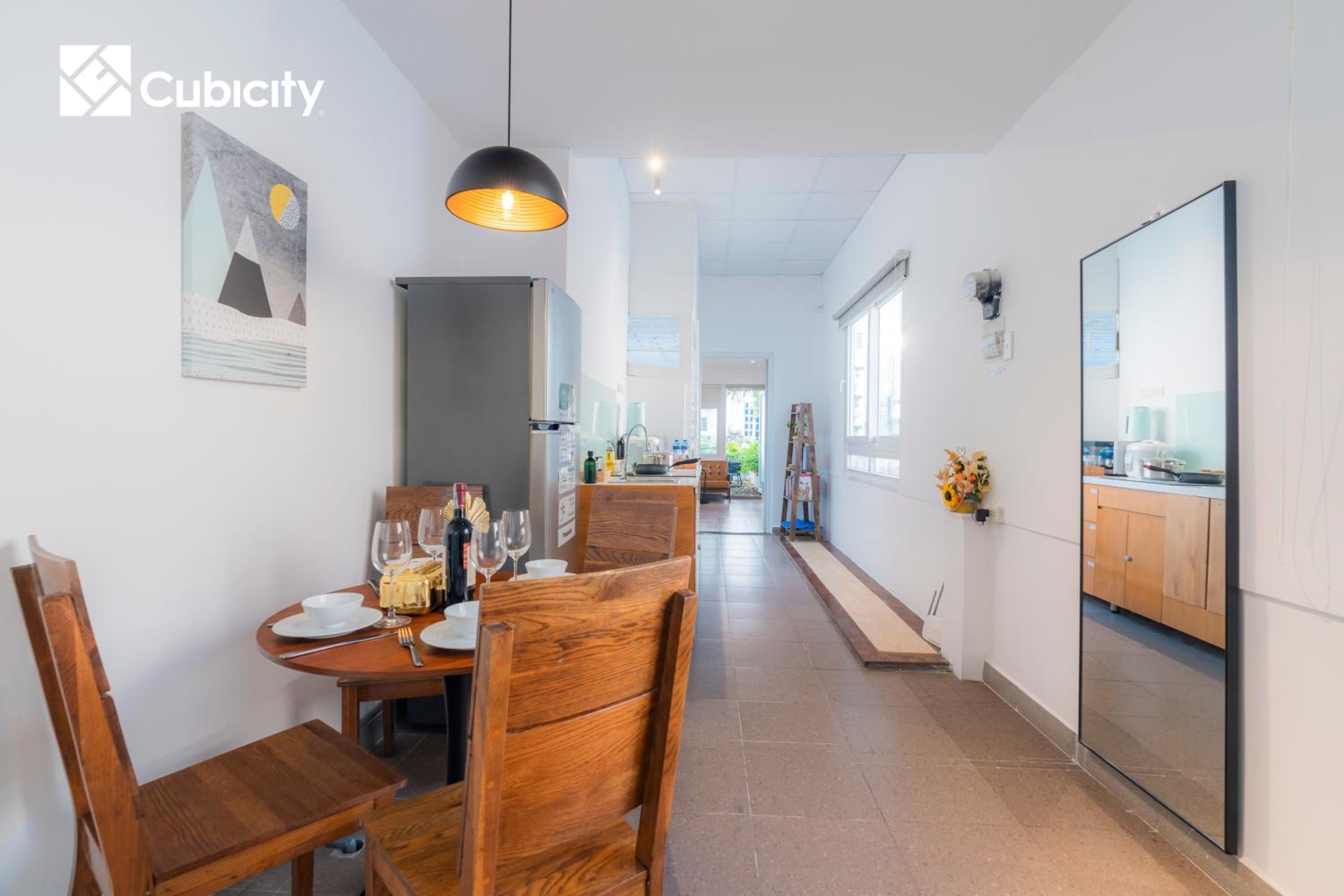 Cubicity Metro House
