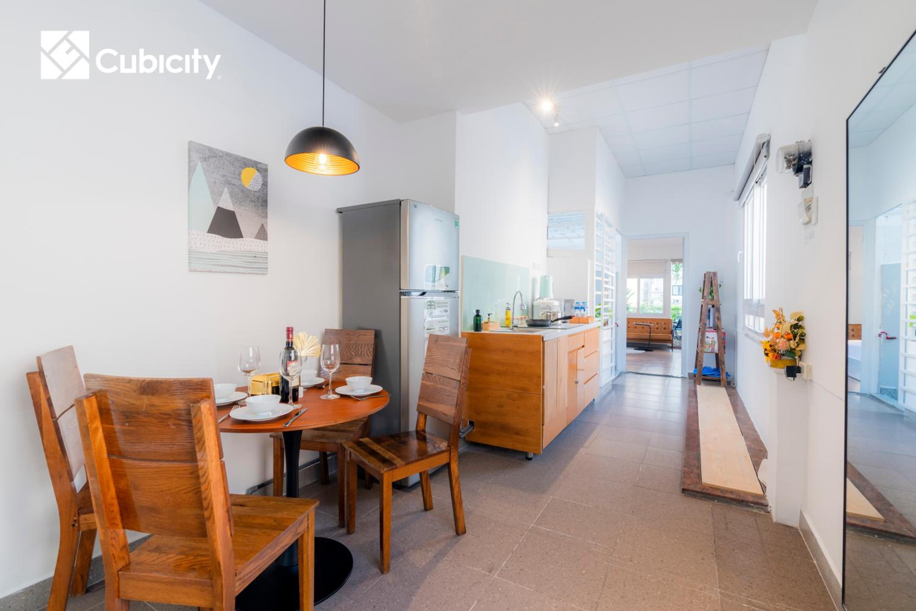 Cubicity Metro House