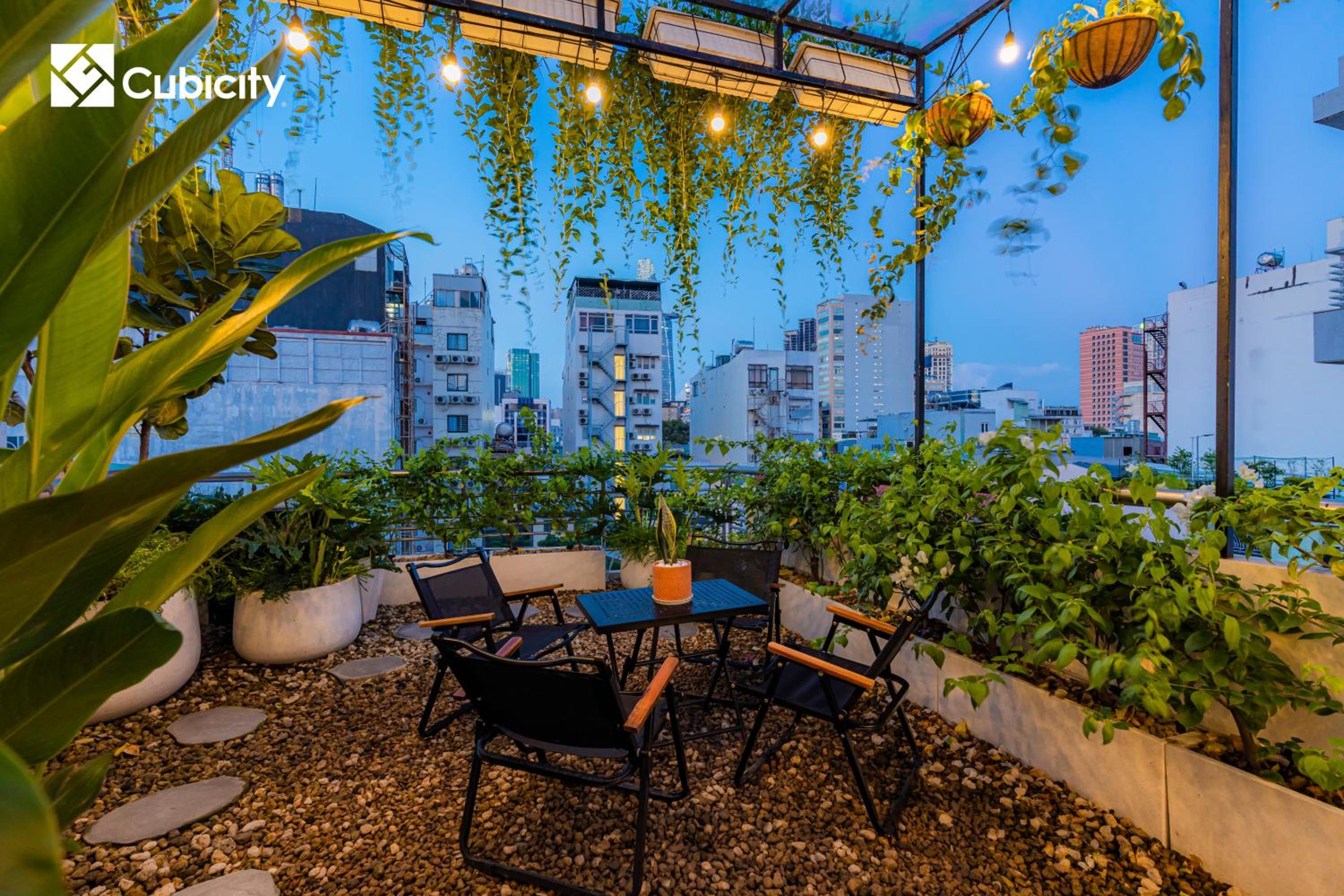 Cubicity Metro House