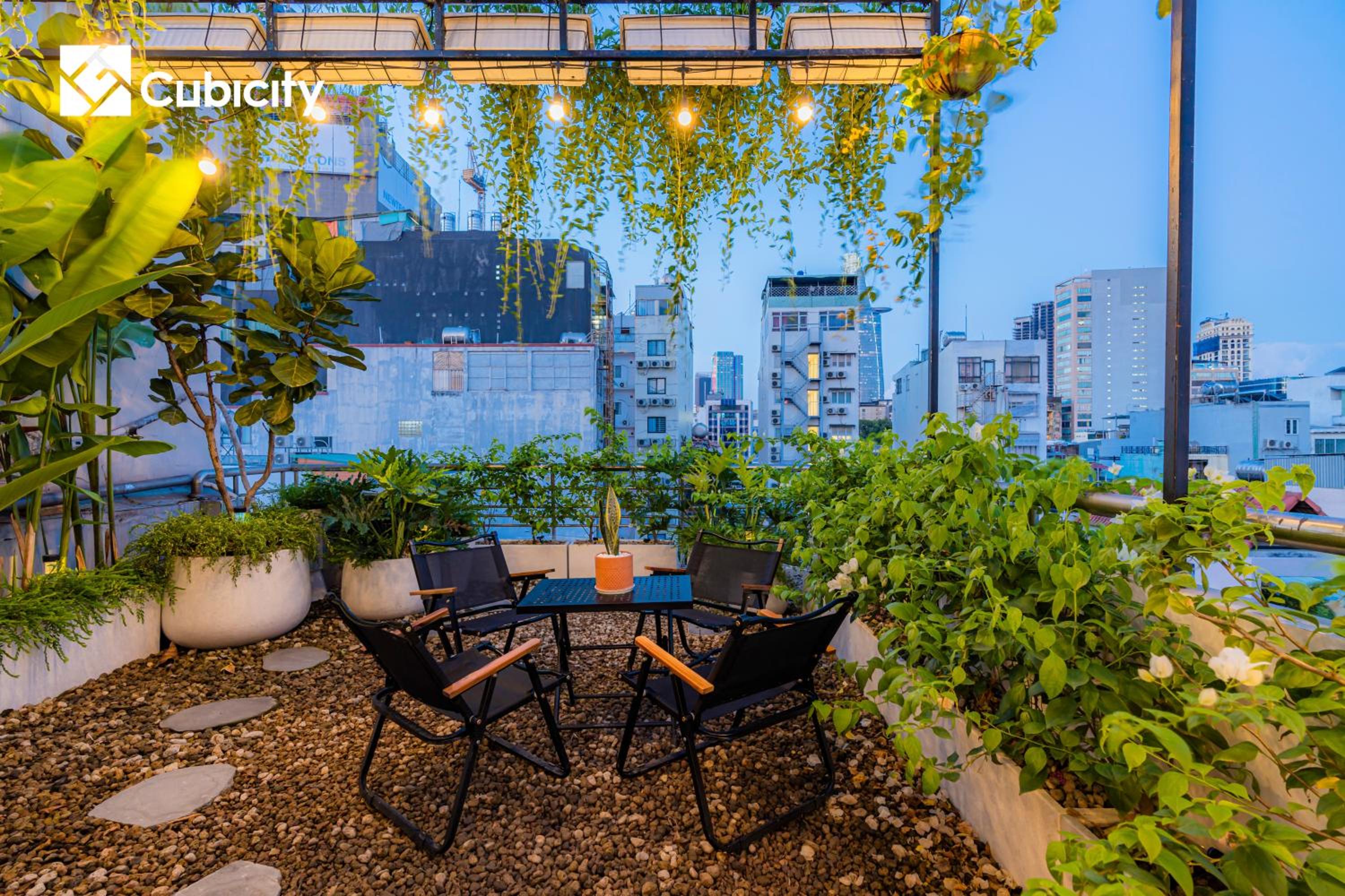 Cubicity Metro House