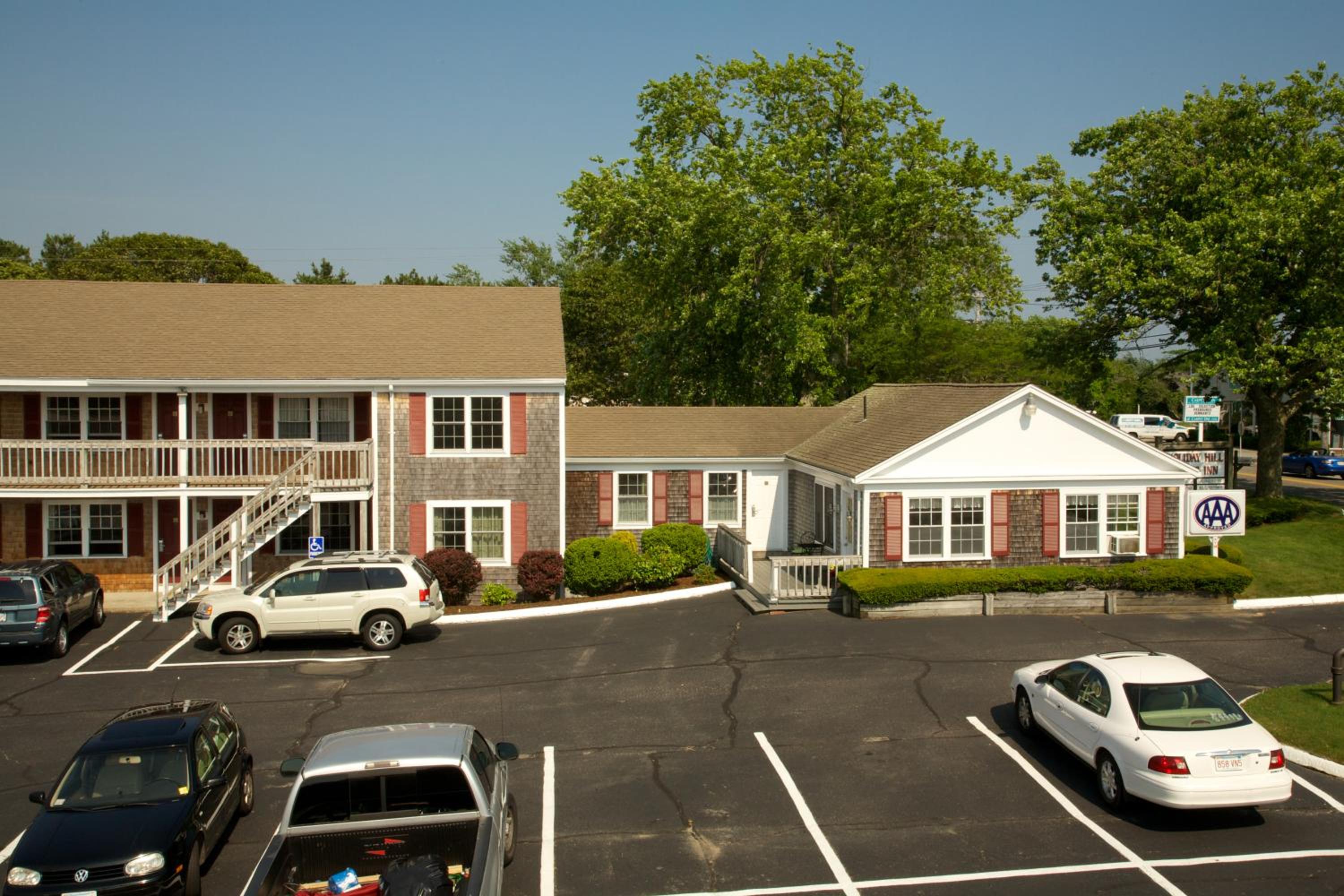 Holiday Hill Inn & Suites view 5